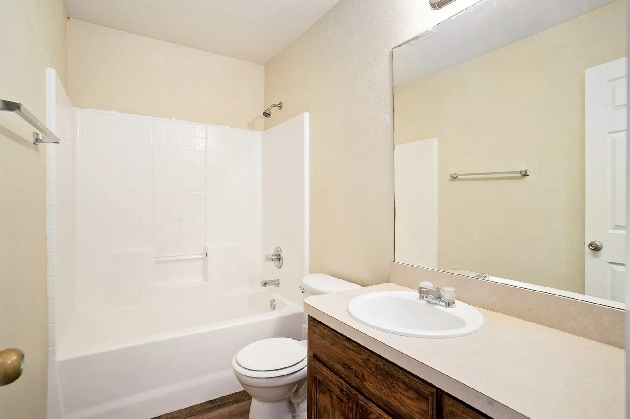 Single Family Residence For Rent in Johnson County , 609 Whitefish Drive, Cleburne, Texas 76033, 3 Bedroom, 2 Bathroom, 2 Garage spaces, 1,395 Sqft, built in 2006, Preowned, mls#21058010, Real Estate Agent in Cleburne, Homes For Rent in Johnson county, Homes For Rent in Cleburne, Realtor in Cleburne Texas, Real Estate Brokerage Independent Realty Texas, Luminita Cordes Realtor
