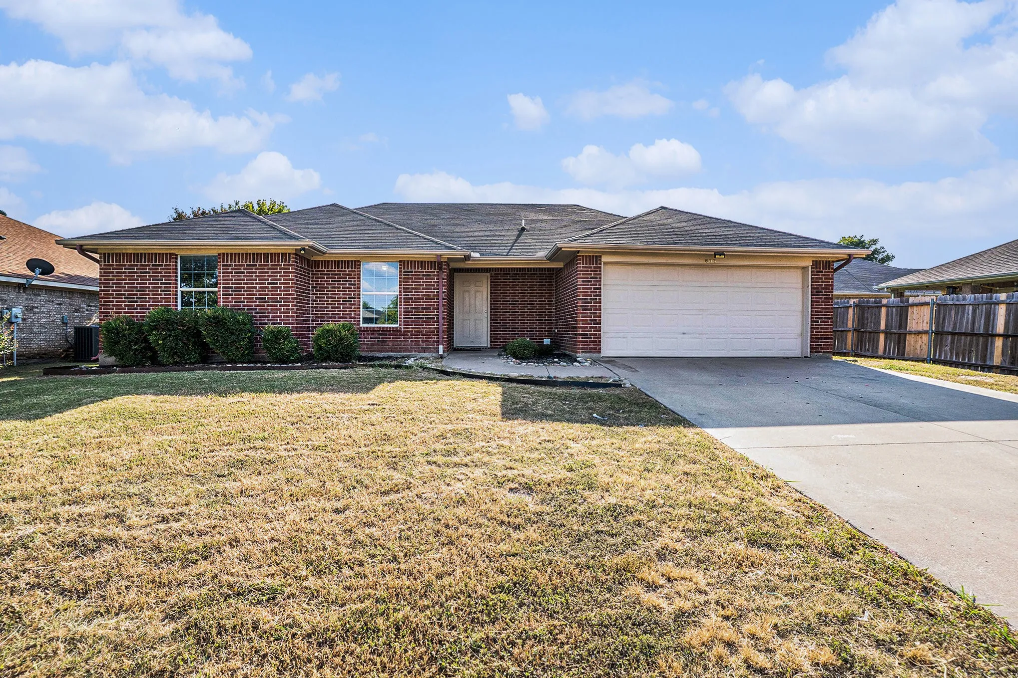 Single Family Residence For Rent in Johnson County , 609 Whitefish Drive, Cleburne, Texas 76033, 3 Bedroom, 2 Bathroom, 2 Garage spaces, 1,395 Sqft, built in 2006, Preowned, mls#21058010, Real Estate Agent in Cleburne, Homes For Rent in Johnson county, Homes For Rent in Cleburne, Realtor in Cleburne Texas, Real Estate Brokerage Independent Realty Texas, Luminita Cordes Realtor