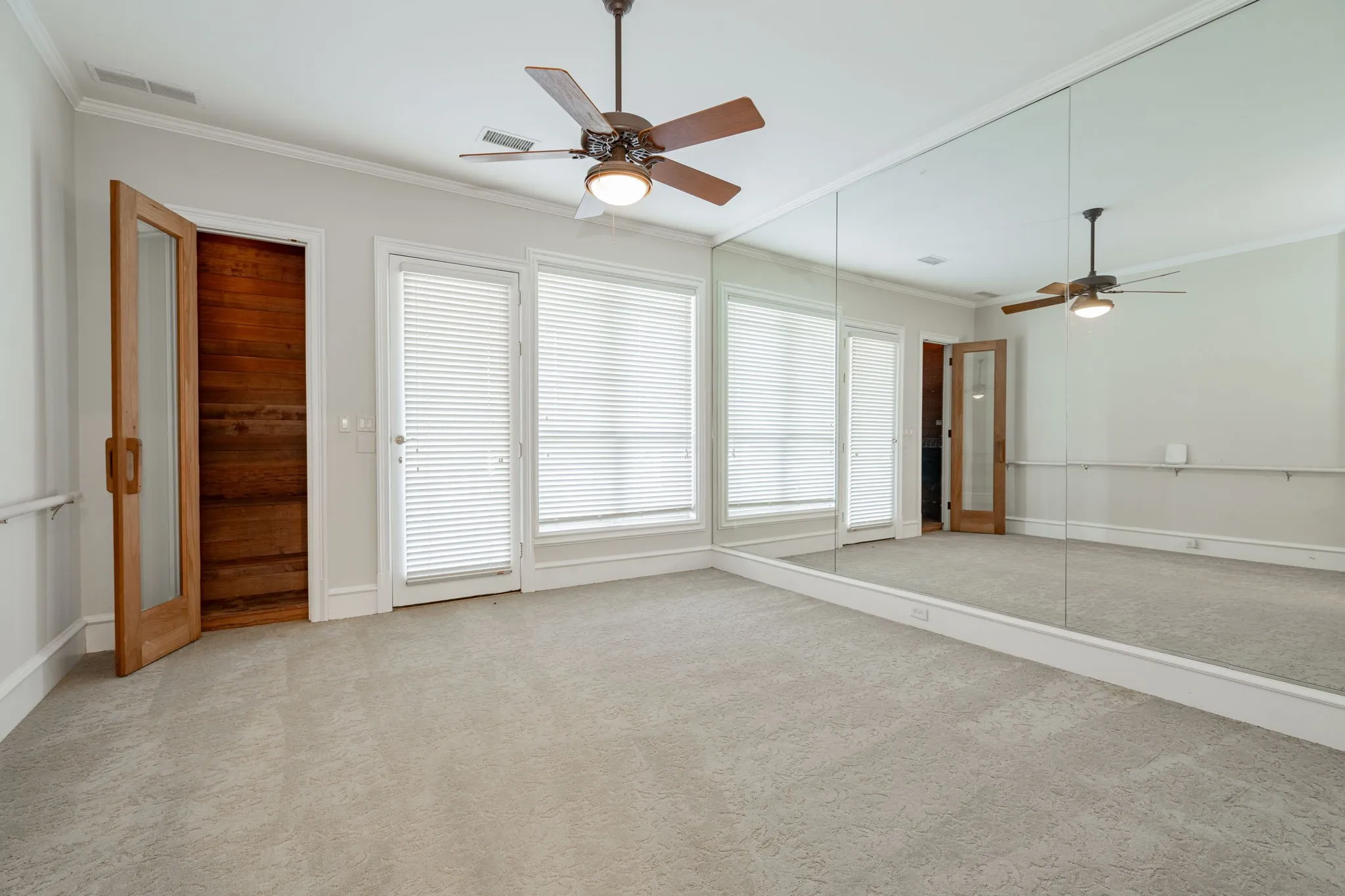 Single Family Residence For Sale in Rockwall County , 1990 Broken Lance Lane, Rockwall, Texas 75032, 5 Bedroom, 6 Bathroom, 4 Garage spaces, 5,879 Sqft, built in 1999, Preowned, mls#21055232, Real Estate Agent in Rockwall, Homes For Sale in Rockwall county, Homes For Sale in Rockwall, Realtor in Rockwall Texas, Real Estate Brokerage Independent Realty Texas, Luminita Cordes Realtor