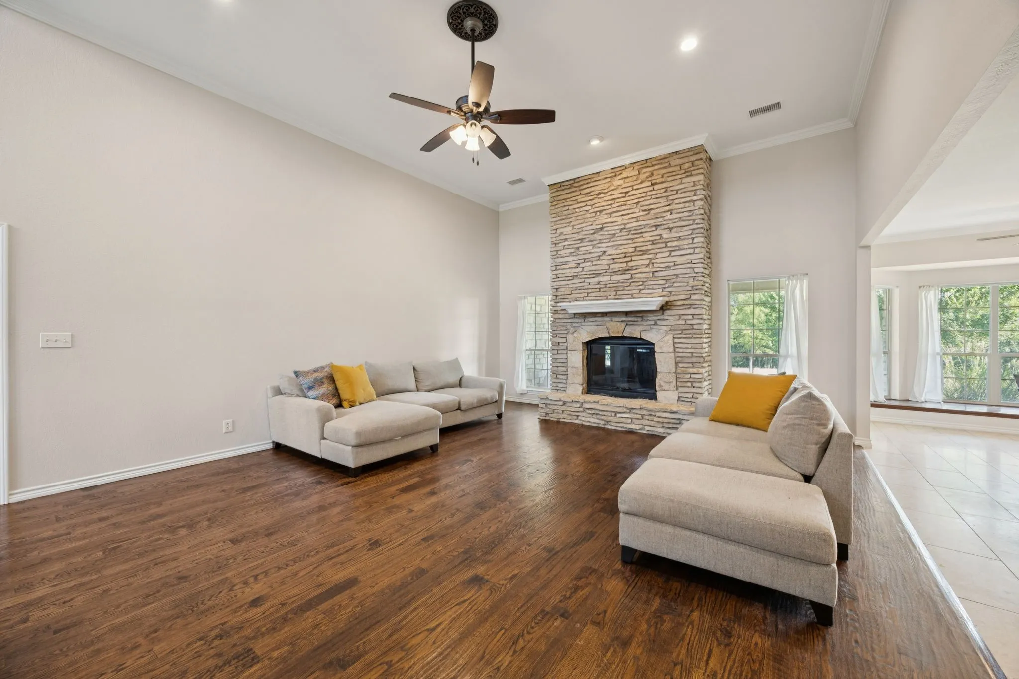 Farm For Sale in Collin County , 9530 County Road 581, Anna, Texas 75409, 4 Bedrooms, 3 Bathrooms, 2 Garage spaces, 2,995 Sqft, built in 2002, Preowned, Price $6,300,000, mls#21017667, Real Estate Agent in Anna, Homes For Sale in Collin county, Homes For Sale in Anna, Realtor in Anna Texas, Real Estate Brokerage Independent Realty Texas, Luminita Cordes Realtor