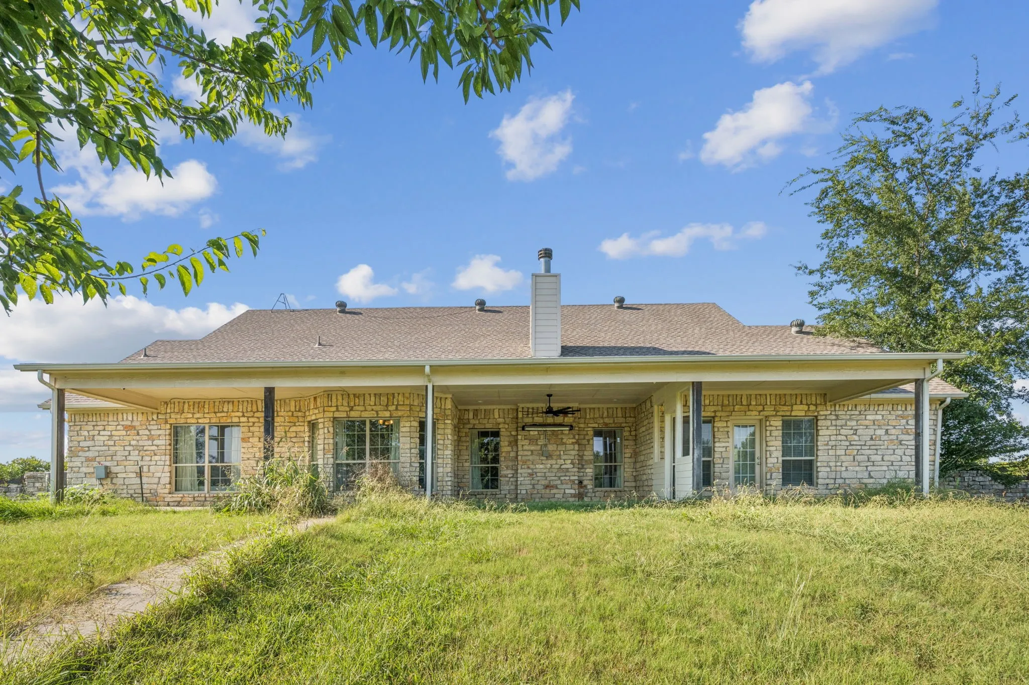 Farm For Sale in Collin County , 9530 County Road 581, Anna, Texas 75409, 4 Bedrooms, 3 Bathrooms, 2 Garage spaces, 2,995 Sqft, built in 2002, Preowned, Price $6,300,000, mls#21017667, Real Estate Agent in Anna, Homes For Sale in Collin county, Homes For Sale in Anna, Realtor in Anna Texas, Real Estate Brokerage Independent Realty Texas, Luminita Cordes Realtor