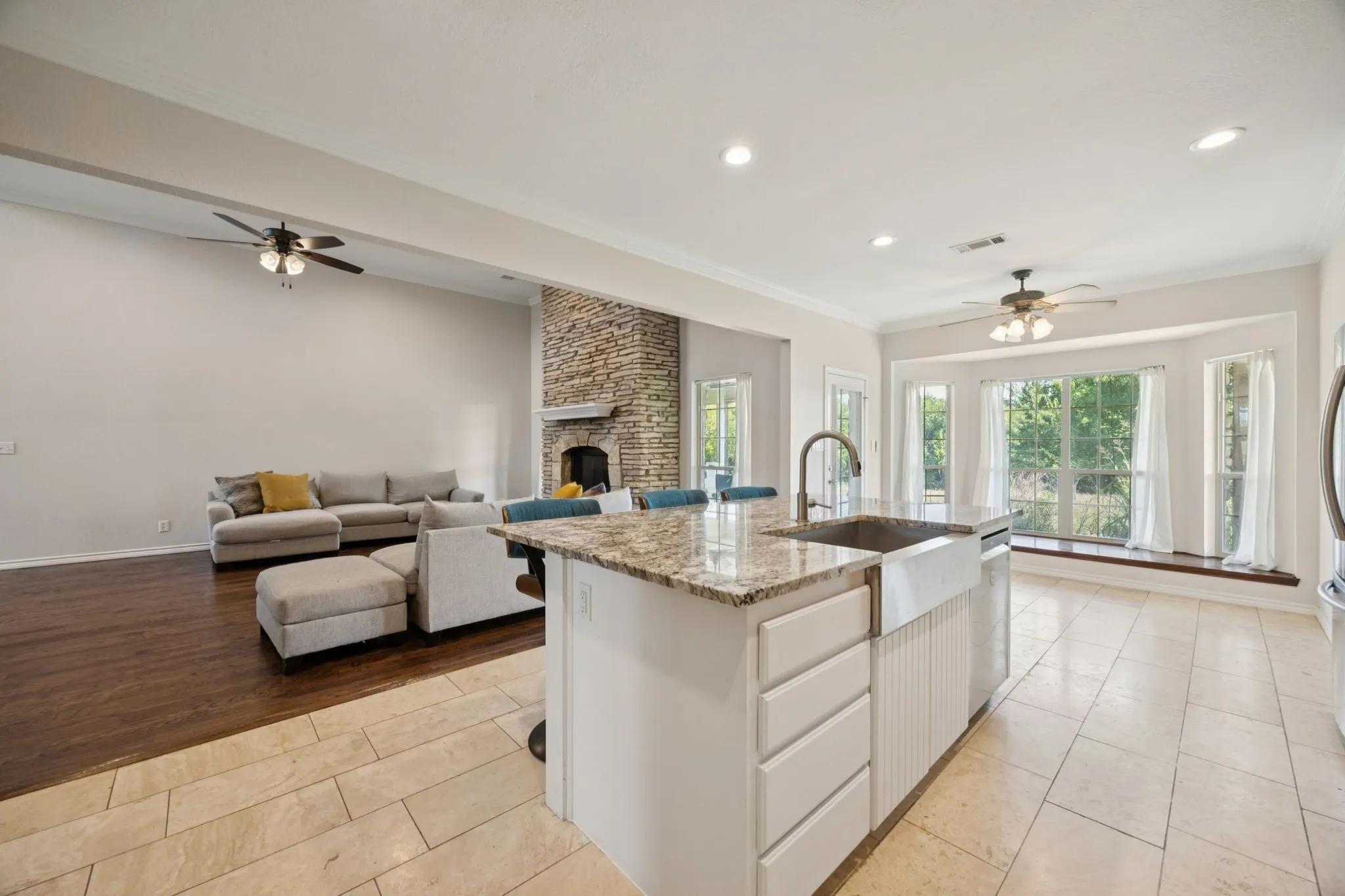 Farm For Sale in Collin County , 9530 County Road 581, Anna, Texas 75409, 4 Bedrooms, 3 Bathrooms, 2 Garage spaces, 2,995 Sqft, built in 2002, Preowned, Price $6,300,000, mls#21017667, Real Estate Agent in Anna, Homes For Sale in Collin county, Homes For Sale in Anna, Realtor in Anna Texas, Real Estate Brokerage Independent Realty Texas, Luminita Cordes Realtor