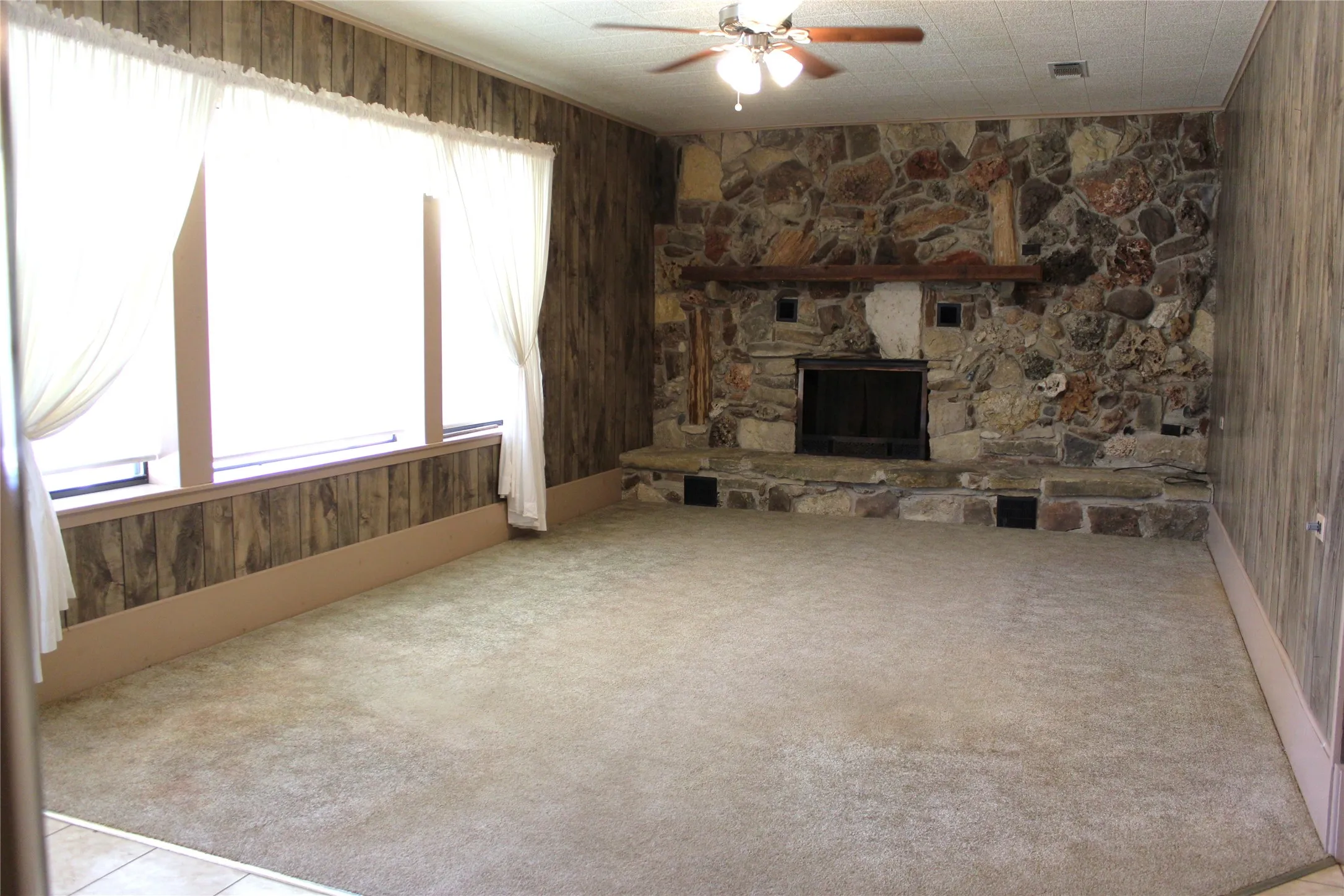 Single Family Residence For Sale in Comanche County , 5050 Highway 67 377N, Comanche, Texas 76442, 3 Bedrooms, 2 Bathrooms, 2 Garage spaces, 2,000 Sqft, built in 1956, Price $540,000, mls#21058200, Real Estate Agent in Comanche, Homes For Sale in Comanche county, Homes For Sale in Comanche, Realtor in Comanche Texas, Real Estate Brokerage Independent Realty Texas, Luminita Cordes Realtor
