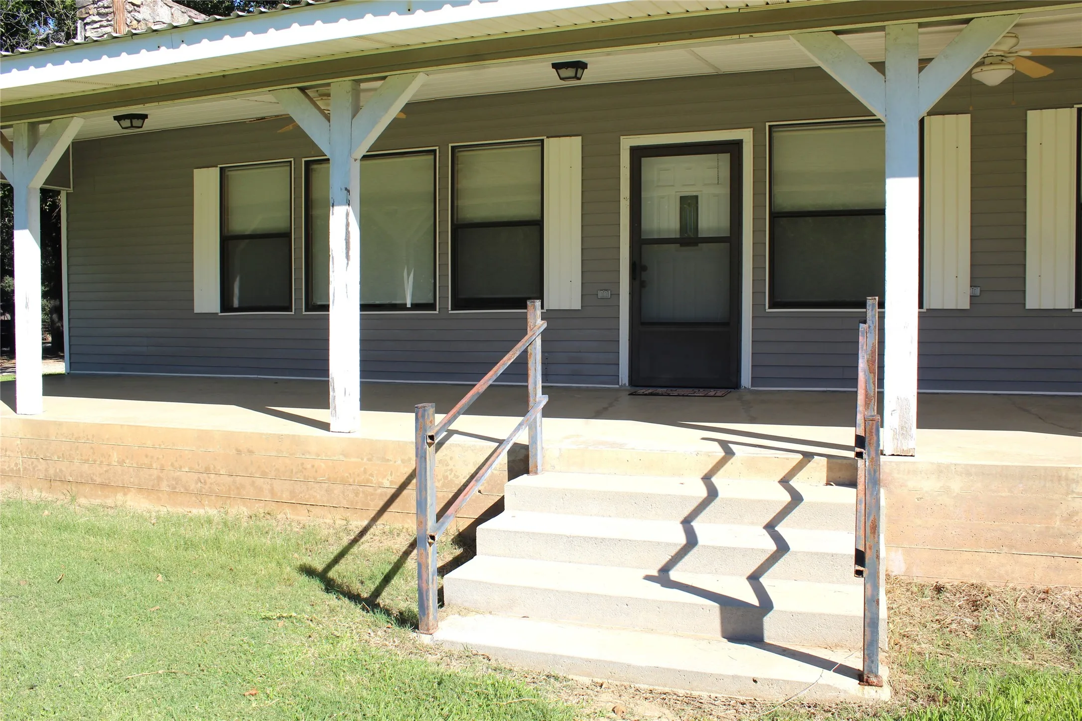 Single Family Residence For Sale in Comanche County , 5050 Highway 67 377N, Comanche, Texas 76442, 3 Bedrooms, 2 Bathrooms, 2 Garage spaces, 2,000 Sqft, built in 1956, Price $540,000, mls#21058200, Real Estate Agent in Comanche, Homes For Sale in Comanche county, Homes For Sale in Comanche, Realtor in Comanche Texas, Real Estate Brokerage Independent Realty Texas, Luminita Cordes Realtor