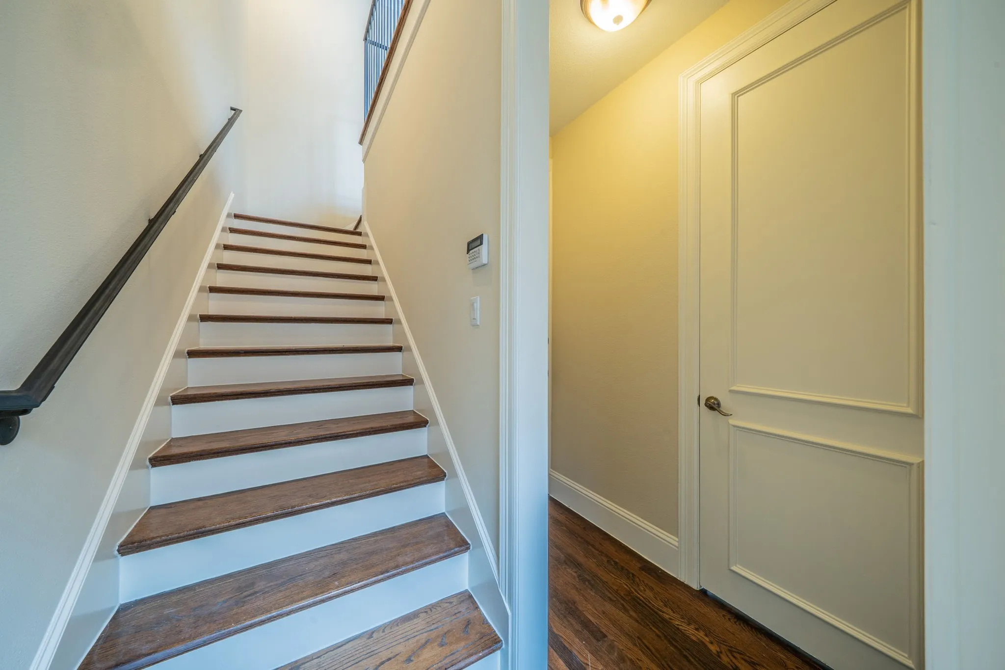 Townhouse For Rent in Dallas County , 4148 Grassmere Lane 2A, University Park, Texas 75205, 4 Bedroom, 4 Bathroom, 2 Garage spaces, 2,105 Sqft, built in 2007, mls#21058592, Real Estate Agent in University Park, Homes For Rent in Dallas county, Homes For Rent in University Park, Realtor in University Park Texas, Real Estate Brokerage Independent Realty Texas, Luminita Cordes Realtor