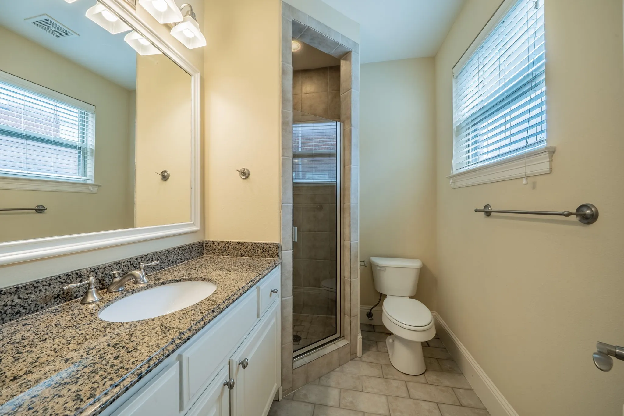 Townhouse For Rent in Dallas County , 4148 Grassmere Lane 2A, University Park, Texas 75205, 4 Bedroom, 4 Bathroom, 2 Garage spaces, 2,105 Sqft, built in 2007, mls#21058592, Real Estate Agent in University Park, Homes For Rent in Dallas county, Homes For Rent in University Park, Realtor in University Park Texas, Real Estate Brokerage Independent Realty Texas, Luminita Cordes Realtor