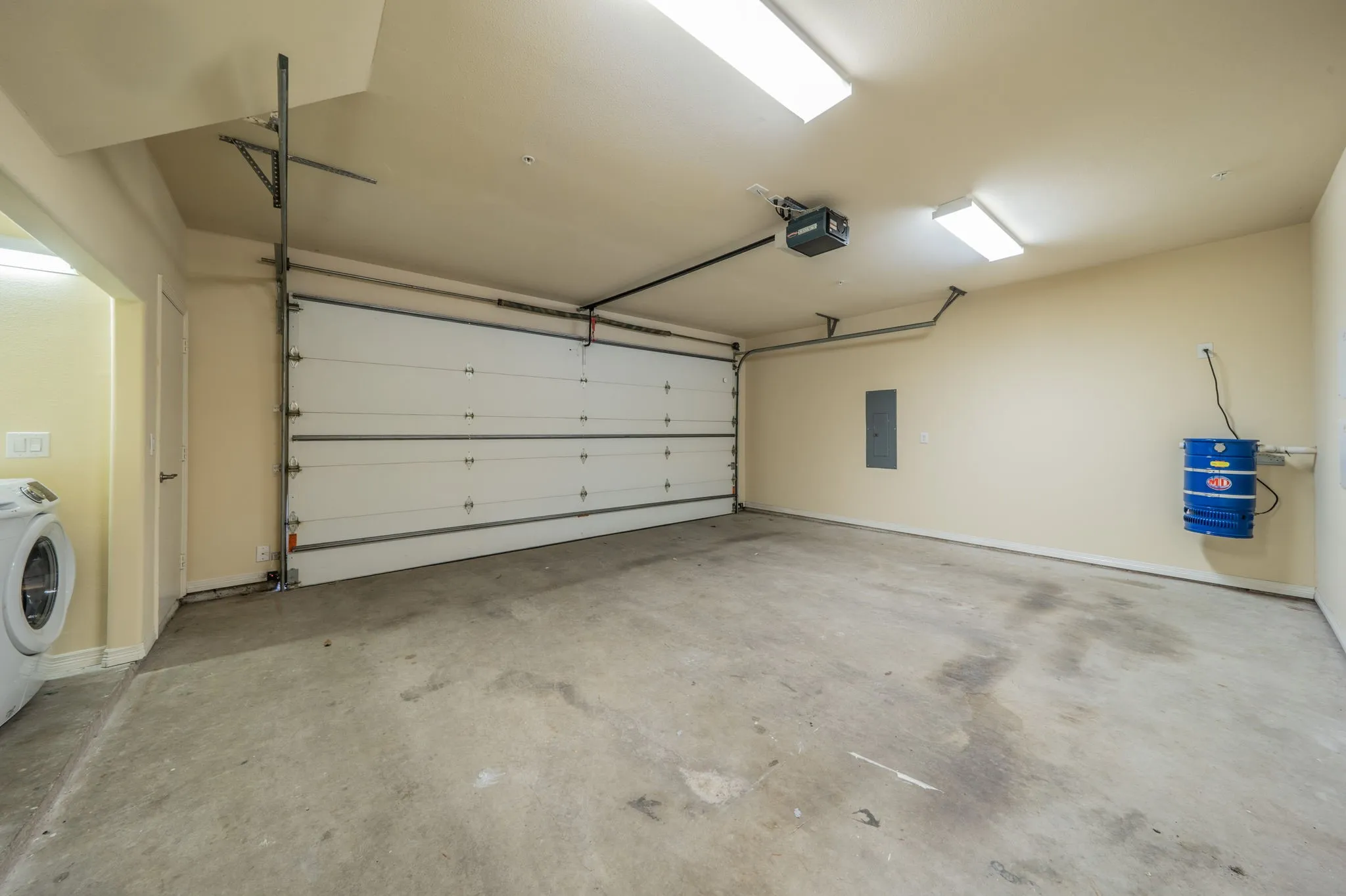 Townhouse For Rent in Dallas County , 4148 Grassmere Lane 2A, University Park, Texas 75205, 4 Bedroom, 4 Bathroom, 2 Garage spaces, 2,105 Sqft, built in 2007, mls#21058592, Real Estate Agent in University Park, Homes For Rent in Dallas county, Homes For Rent in University Park, Realtor in University Park Texas, Real Estate Brokerage Independent Realty Texas, Luminita Cordes Realtor