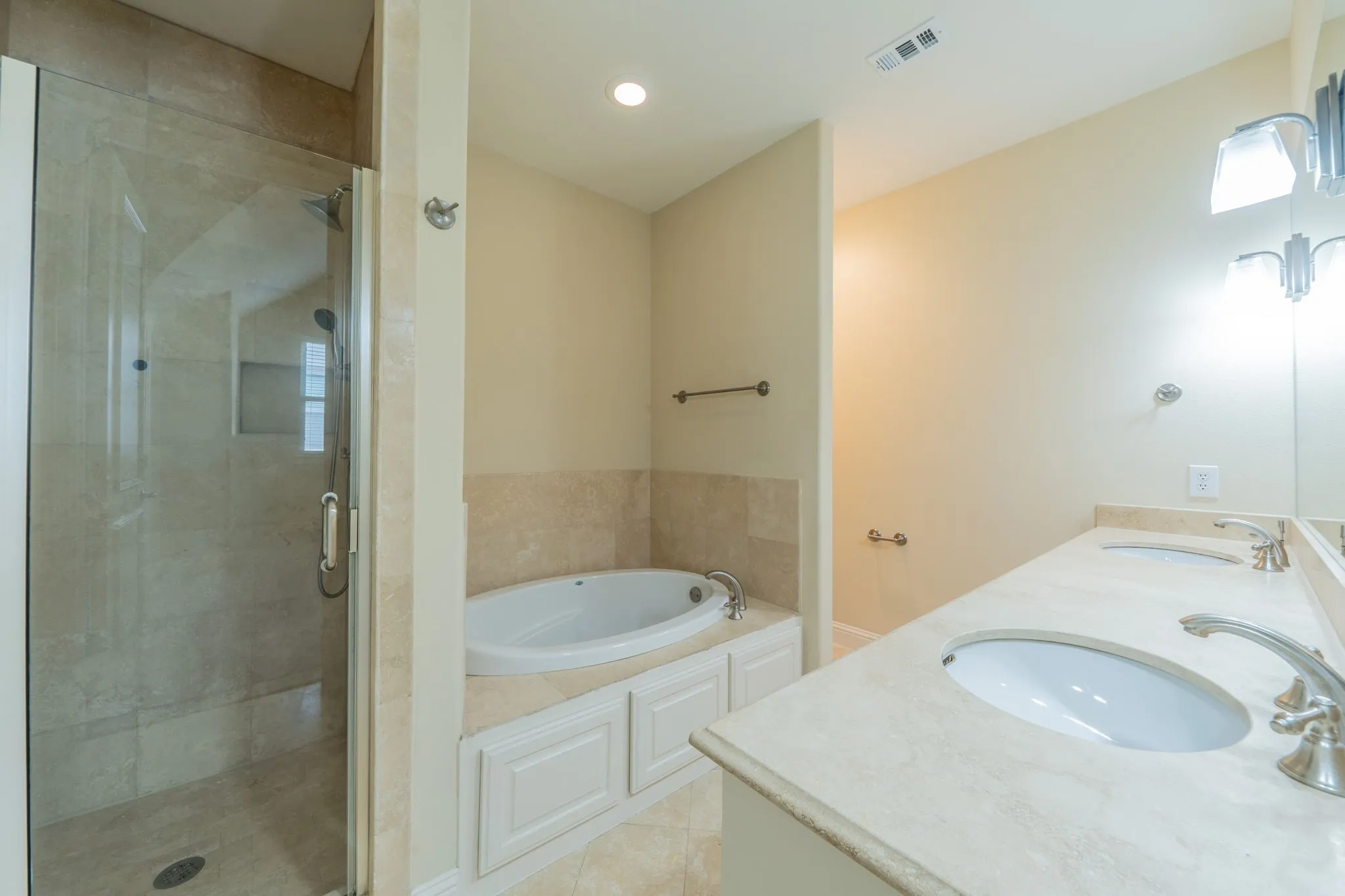 Townhouse For Rent in Dallas County , 4148 Grassmere Lane 2A, University Park, Texas 75205, 4 Bedroom, 4 Bathroom, 2 Garage spaces, 2,105 Sqft, built in 2007, mls#21058592, Real Estate Agent in University Park, Homes For Rent in Dallas county, Homes For Rent in University Park, Realtor in University Park Texas, Real Estate Brokerage Independent Realty Texas, Luminita Cordes Realtor