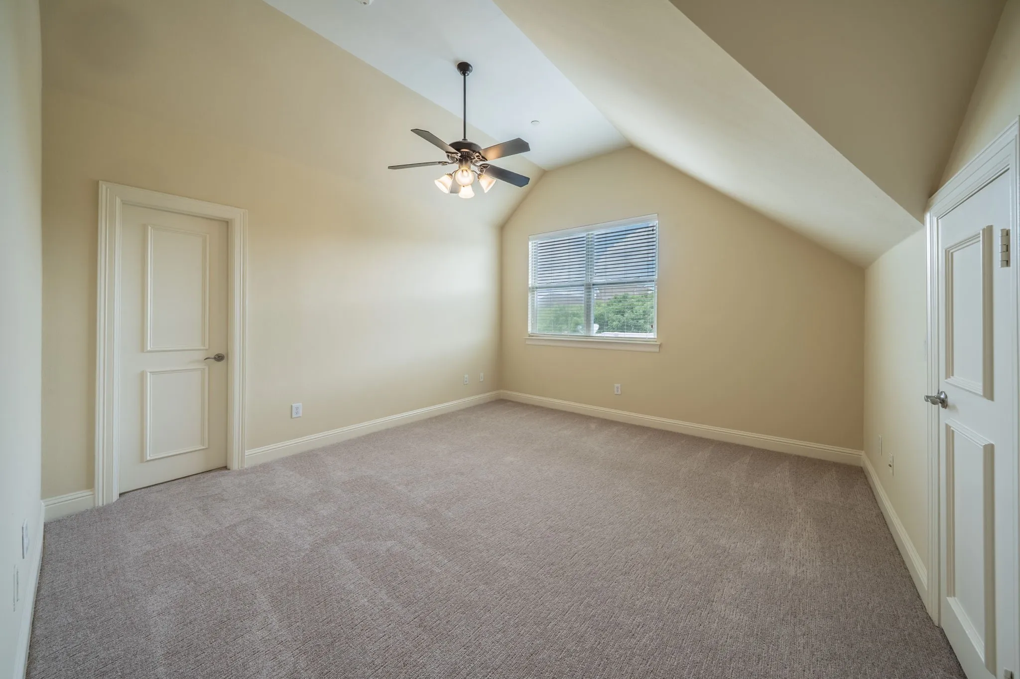 Townhouse For Rent in Dallas County , 4148 Grassmere Lane 2A, University Park, Texas 75205, 4 Bedroom, 4 Bathroom, 2 Garage spaces, 2,105 Sqft, built in 2007, mls#21058592, Real Estate Agent in University Park, Homes For Rent in Dallas county, Homes For Rent in University Park, Realtor in University Park Texas, Real Estate Brokerage Independent Realty Texas, Luminita Cordes Realtor