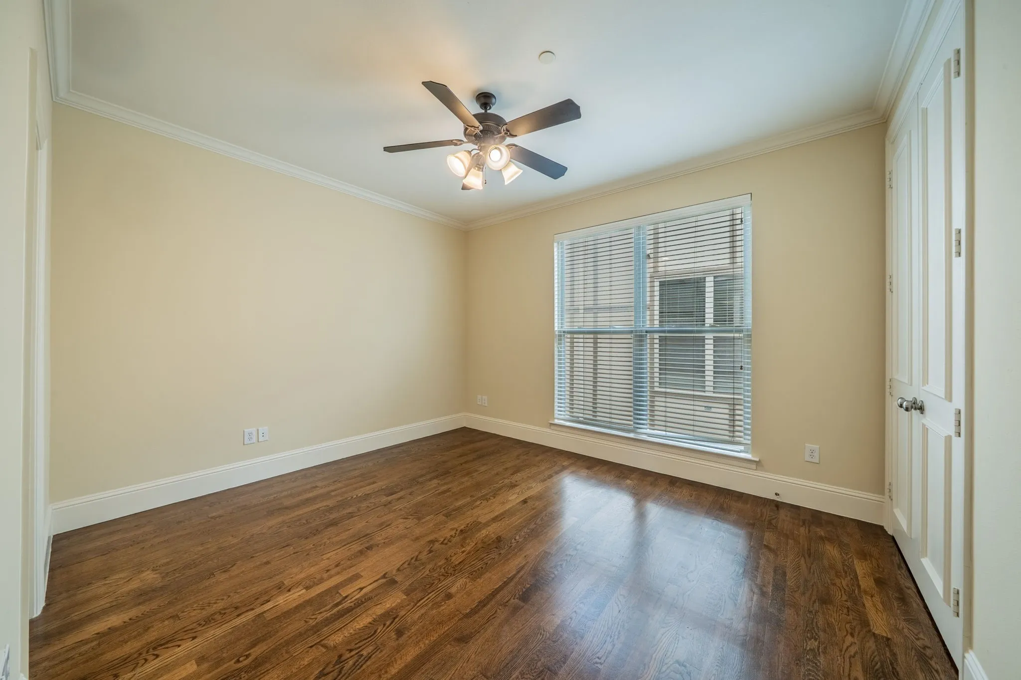 Townhouse For Rent in Dallas County , 4148 Grassmere Lane 2A, University Park, Texas 75205, 4 Bedroom, 4 Bathroom, 2 Garage spaces, 2,105 Sqft, built in 2007, mls#21058592, Real Estate Agent in University Park, Homes For Rent in Dallas county, Homes For Rent in University Park, Realtor in University Park Texas, Real Estate Brokerage Independent Realty Texas, Luminita Cordes Realtor