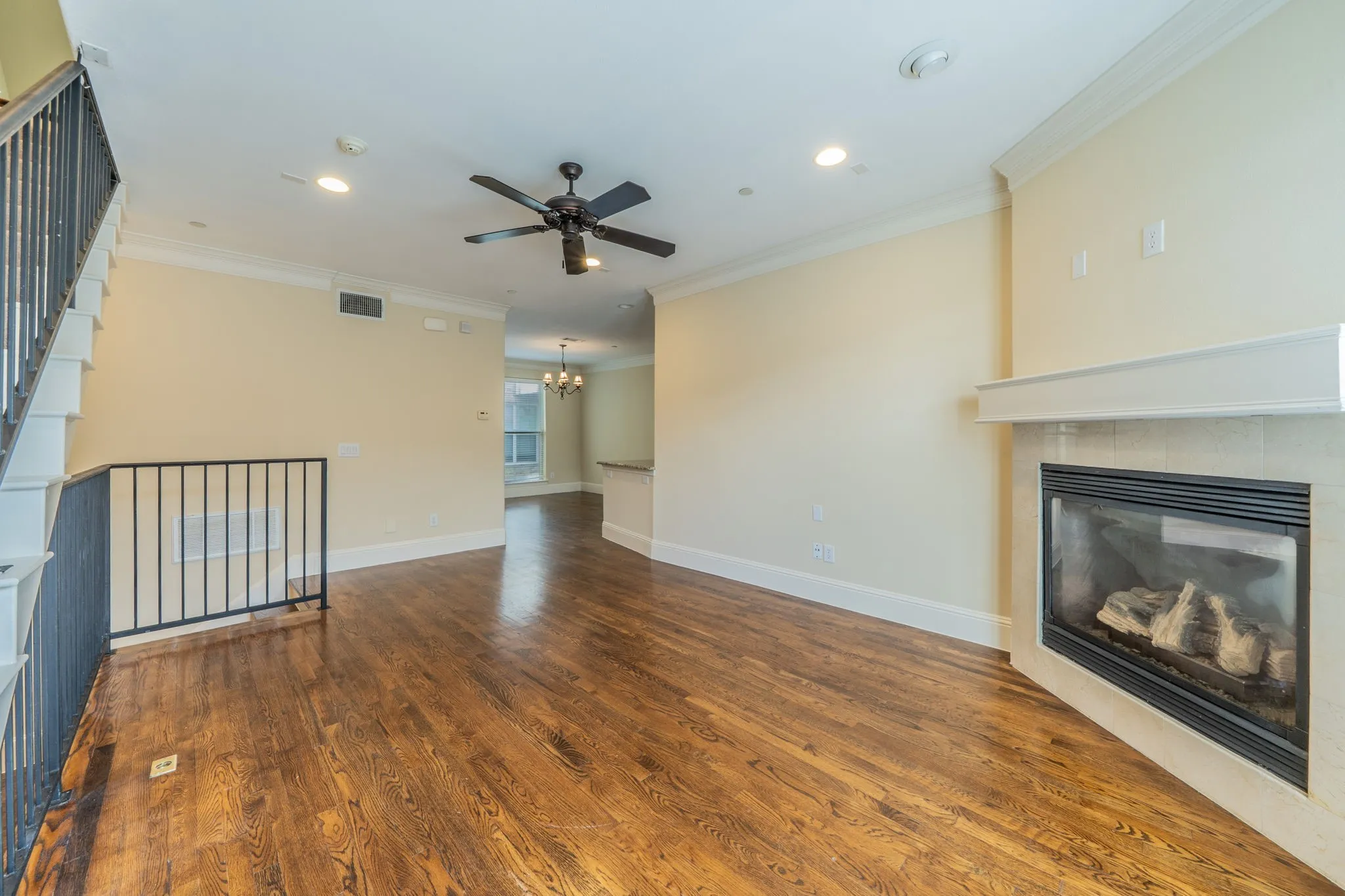 Townhouse For Rent in Dallas County , 4148 Grassmere Lane 2A, University Park, Texas 75205, 4 Bedroom, 4 Bathroom, 2 Garage spaces, 2,105 Sqft, built in 2007, mls#21058592, Real Estate Agent in University Park, Homes For Rent in Dallas county, Homes For Rent in University Park, Realtor in University Park Texas, Real Estate Brokerage Independent Realty Texas, Luminita Cordes Realtor