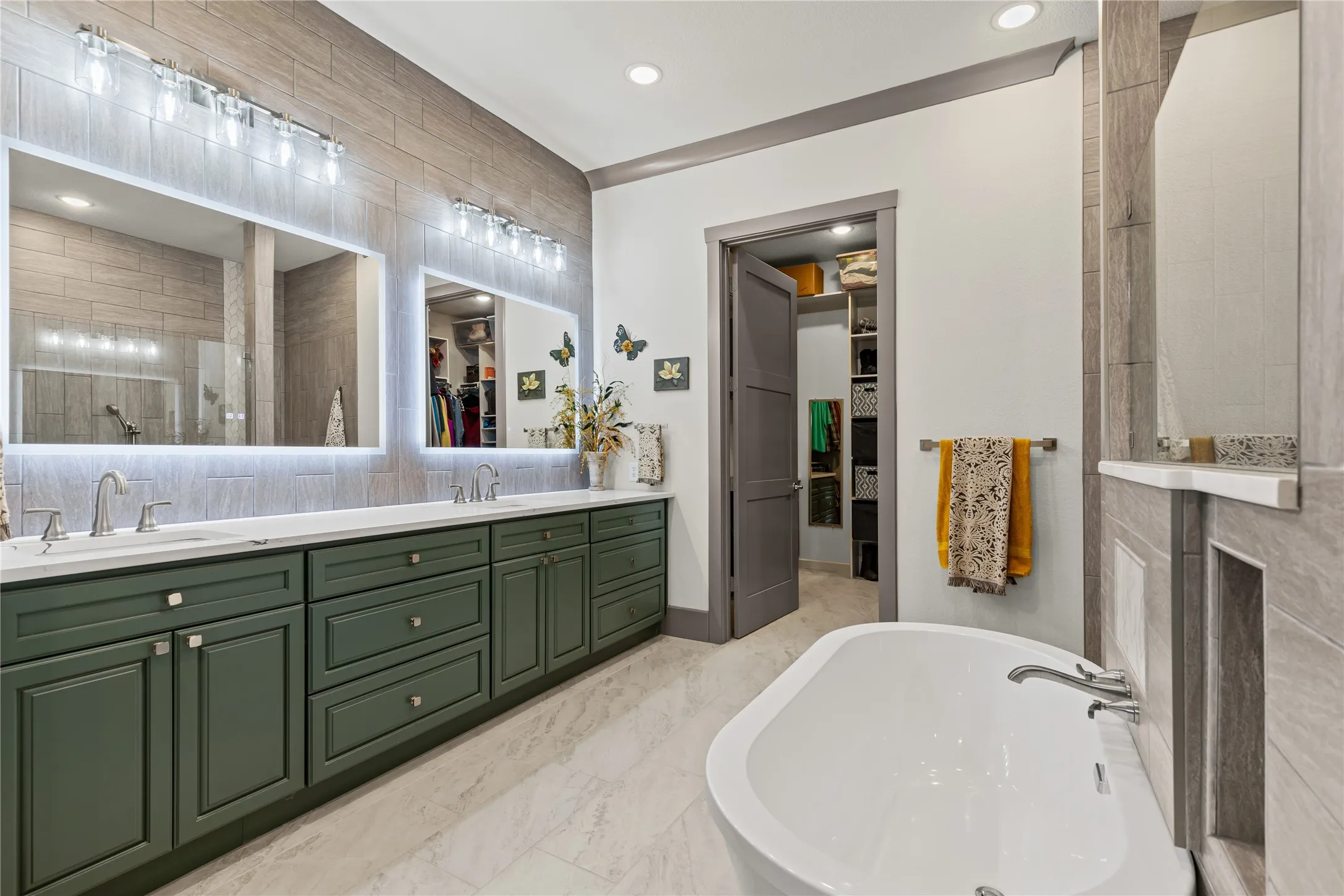 Single Family Residence For Sale in Collin County , 5705 Autumn Trail, Celina, Texas 75009, 7 Bedroom, 4 Bathroom, 4 Garage spaces, 4,415 Sqft, built in 2025, Preowned, Price $1,295,000, mls#21057890, Real Estate Agent in Celina, Homes For Sale in Collin county, Homes For Sale in Celina, Realtor in Celina Texas, Real Estate Brokerage Independent Realty Texas, Luminita Cordes Realtor