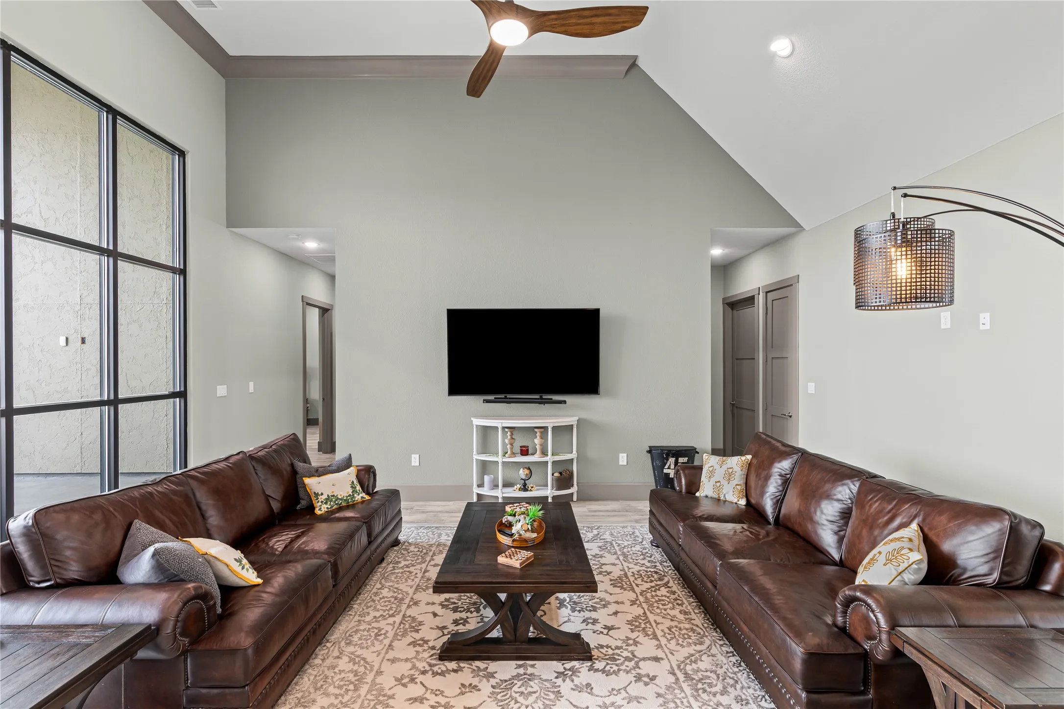 Single Family Residence For Sale in Collin County , 5705 Autumn Trail, Celina, Texas 75009, 7 Bedroom, 4 Bathroom, 4 Garage spaces, 4,415 Sqft, built in 2025, Preowned, Price $1,295,000, mls#21057890, Real Estate Agent in Celina, Homes For Sale in Collin county, Homes For Sale in Celina, Realtor in Celina Texas, Real Estate Brokerage Independent Realty Texas, Luminita Cordes Realtor