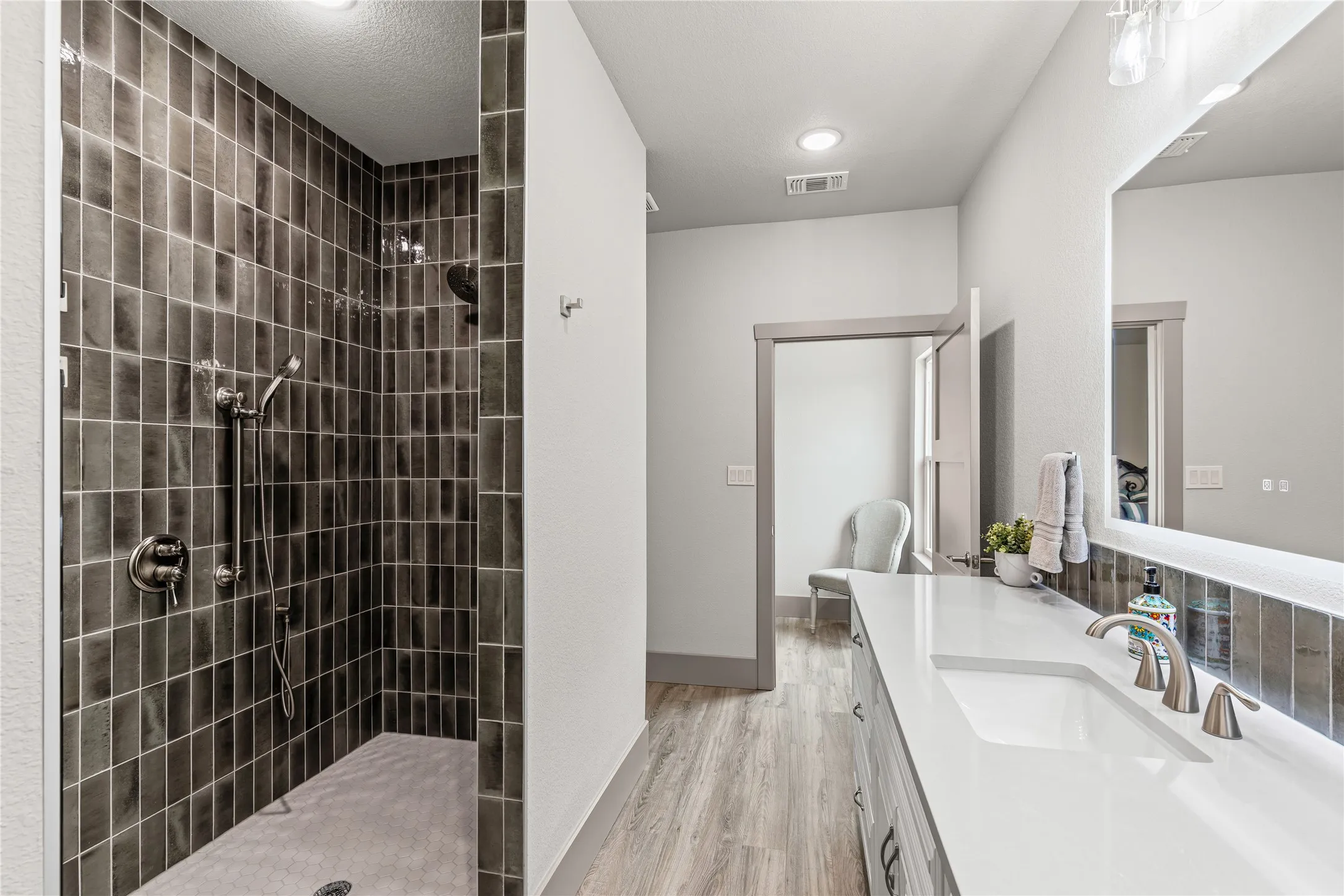 Single Family Residence For Sale in Collin County , 5705 Autumn Trail, Celina, Texas 75009, 7 Bedroom, 4 Bathroom, 4 Garage spaces, 4,415 Sqft, built in 2025, Preowned, Price $1,295,000, mls#21057890, Real Estate Agent in Celina, Homes For Sale in Collin county, Homes For Sale in Celina, Realtor in Celina Texas, Real Estate Brokerage Independent Realty Texas, Luminita Cordes Realtor