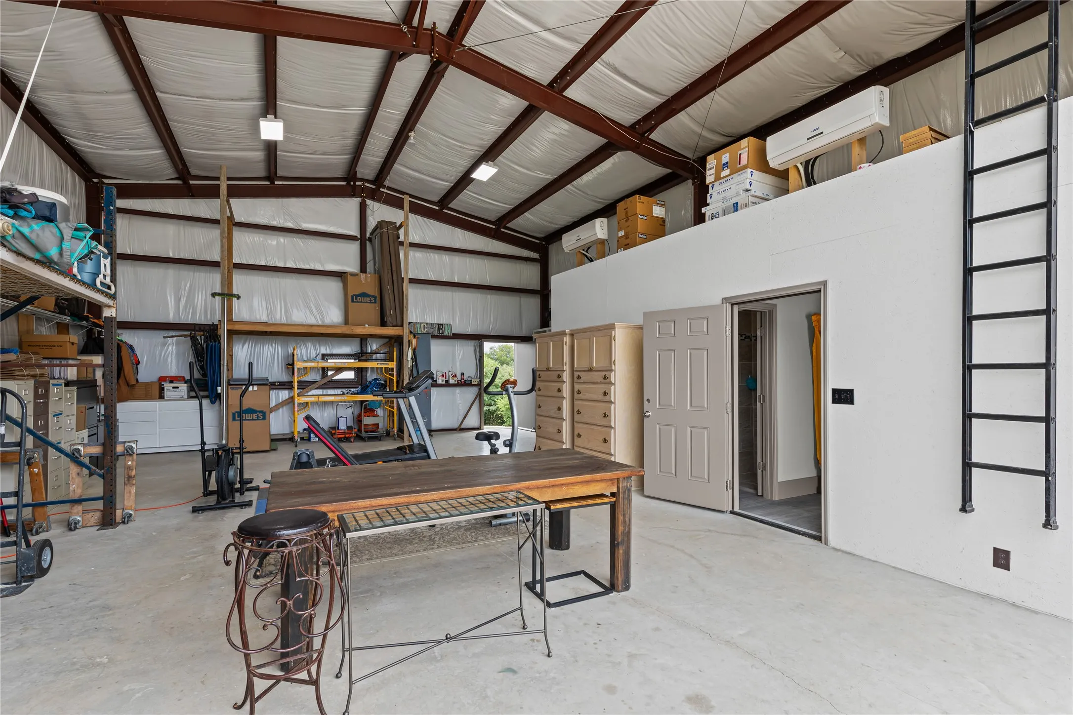 Single Family Residence For Sale in Collin County , 5705 Autumn Trail, Celina, Texas 75009, 7 Bedroom, 4 Bathroom, 4 Garage spaces, 4,415 Sqft, built in 2025, Preowned, Price $1,295,000, mls#21057890, Real Estate Agent in Celina, Homes For Sale in Collin county, Homes For Sale in Celina, Realtor in Celina Texas, Real Estate Brokerage Independent Realty Texas, Luminita Cordes Realtor