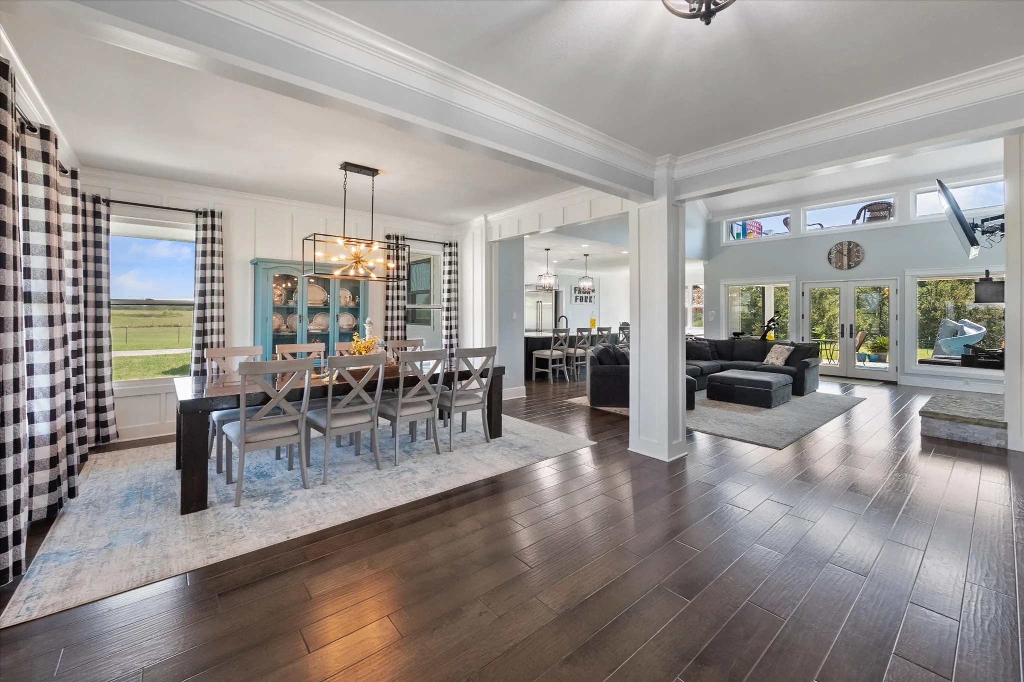 The dedicated dining area welcomes you upon entry.