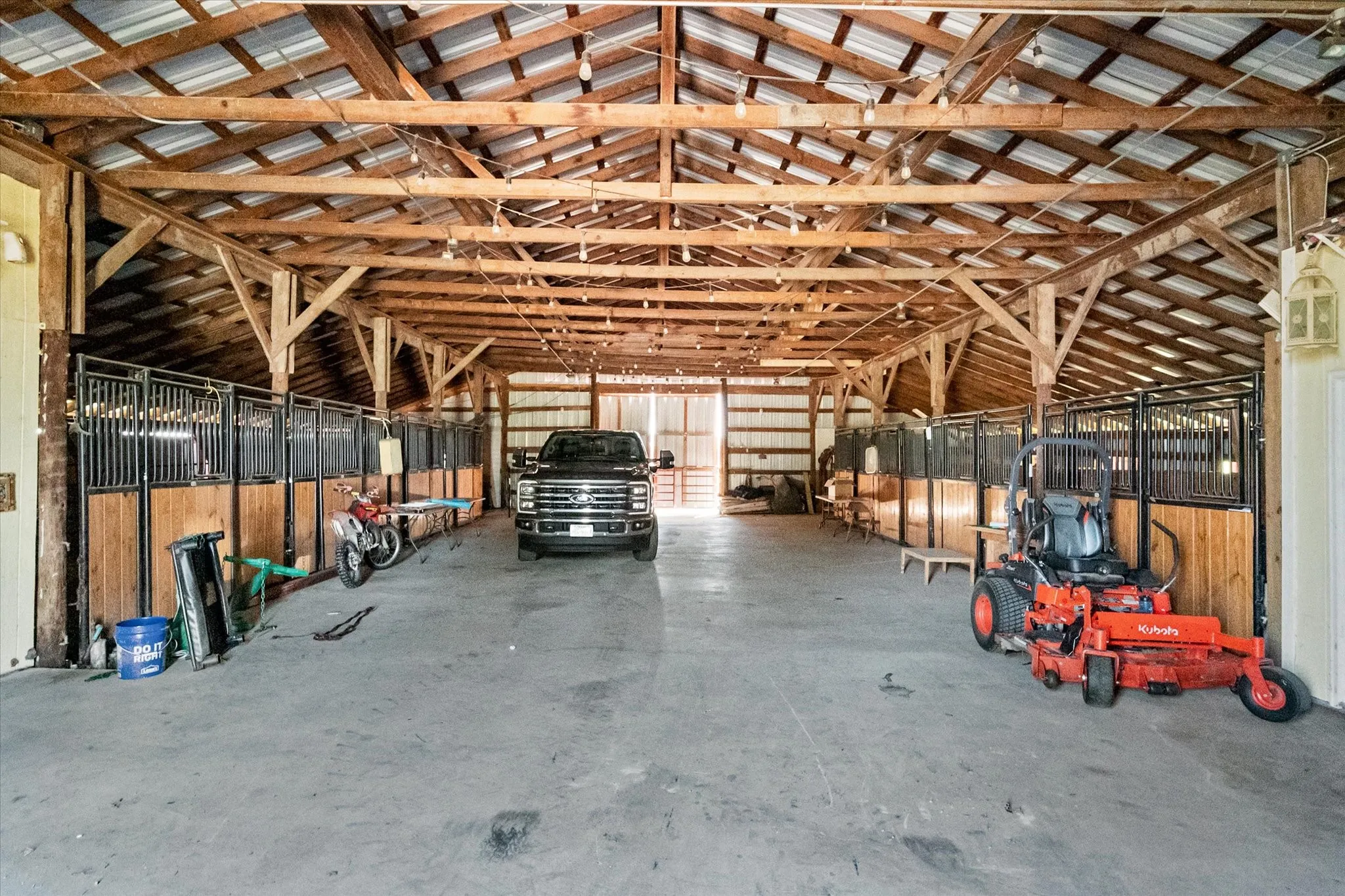 8 dedicated stalls exist plus a wash room, tack room and office space.