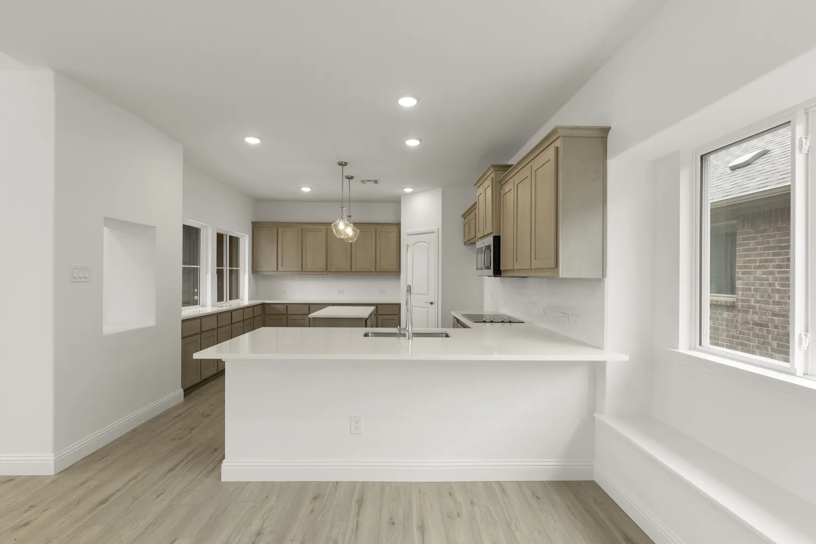 09. 1704 Meadow Crest - Kitchen