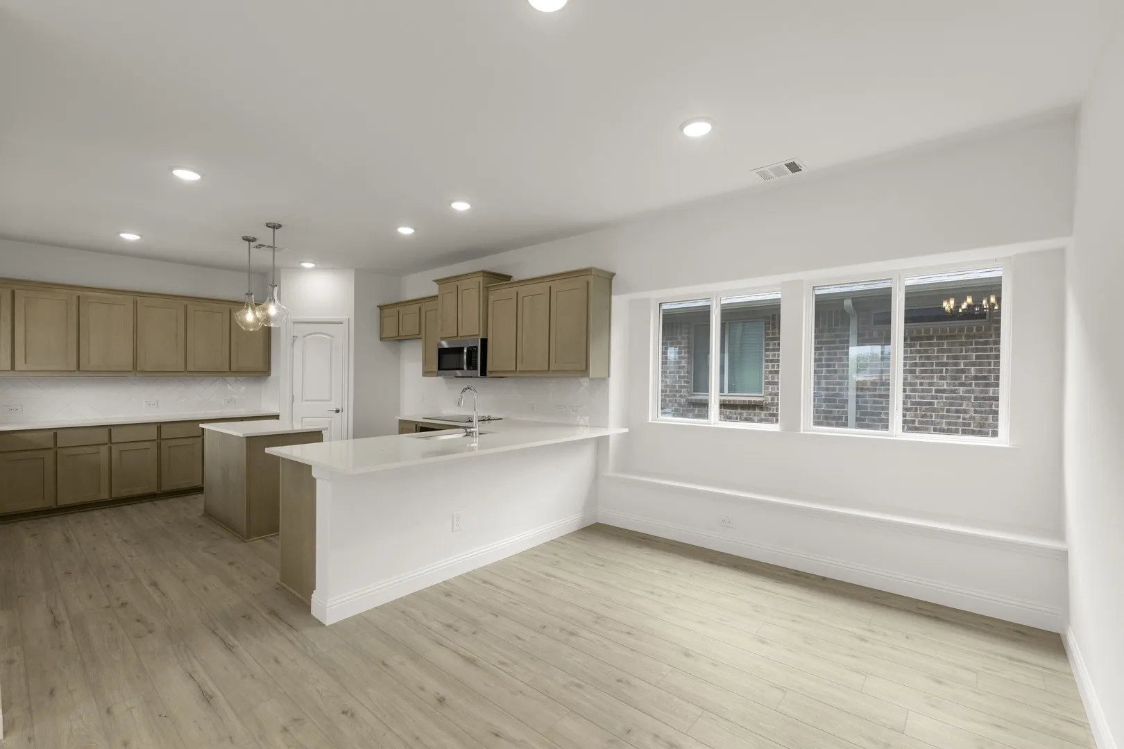 07. 1704 Meadow Crest - Dining