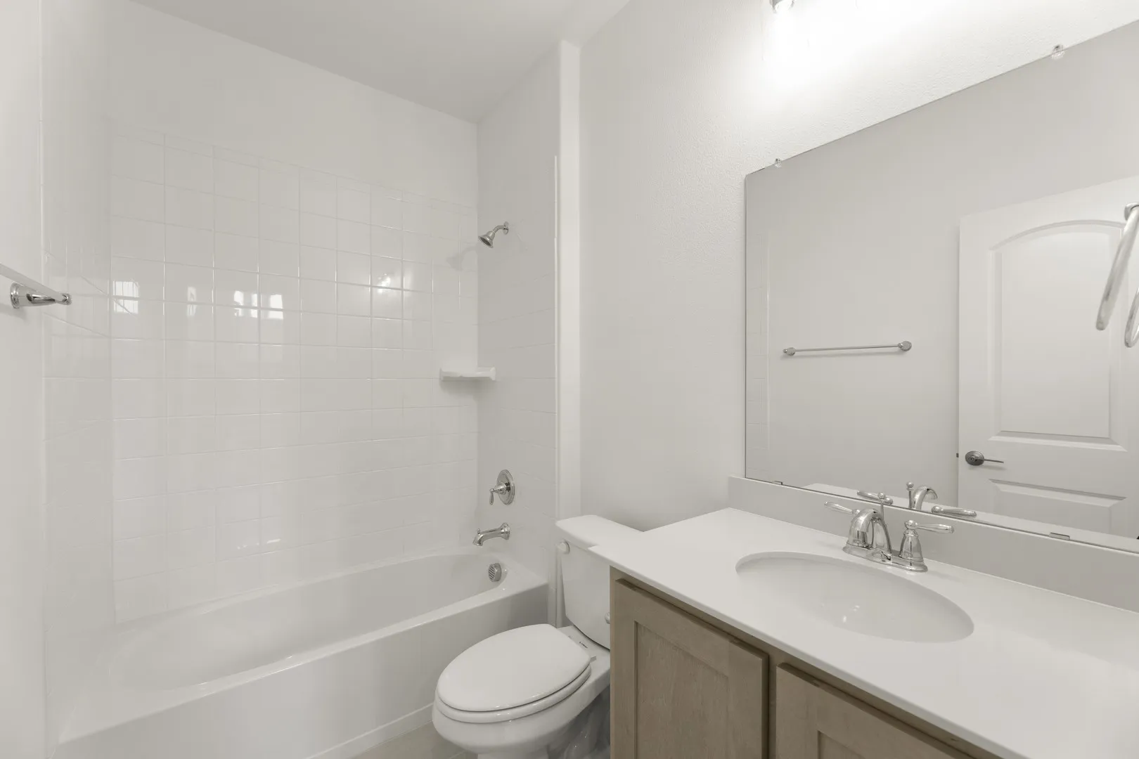 14. 1704 Meadow Crest - 2ND Bath