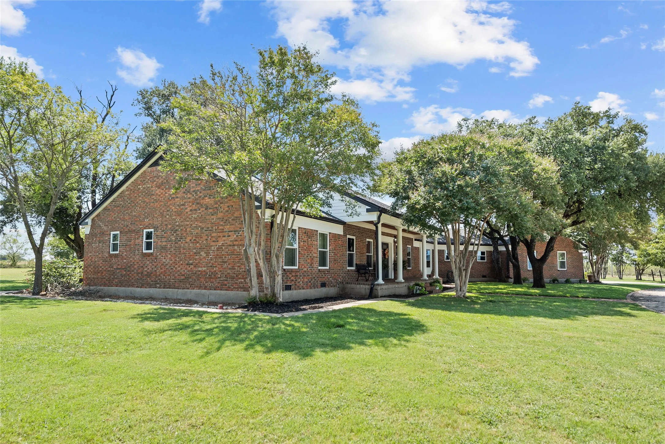 Improved Land For Sale in Hill County , 338 Hcr 2124 Loop, Whitney, Texas 76692, 0, 0, Garage spaces, 0 Sqft, built in 1970, mls#21057832, Real Estate Agent in Whitney, Homes For Sale in Hill county, Homes For Sale in Whitney, Realtor in Whitney Texas, Real Estate Brokerage Independent Realty Texas, Luminita Cordes Realtor
