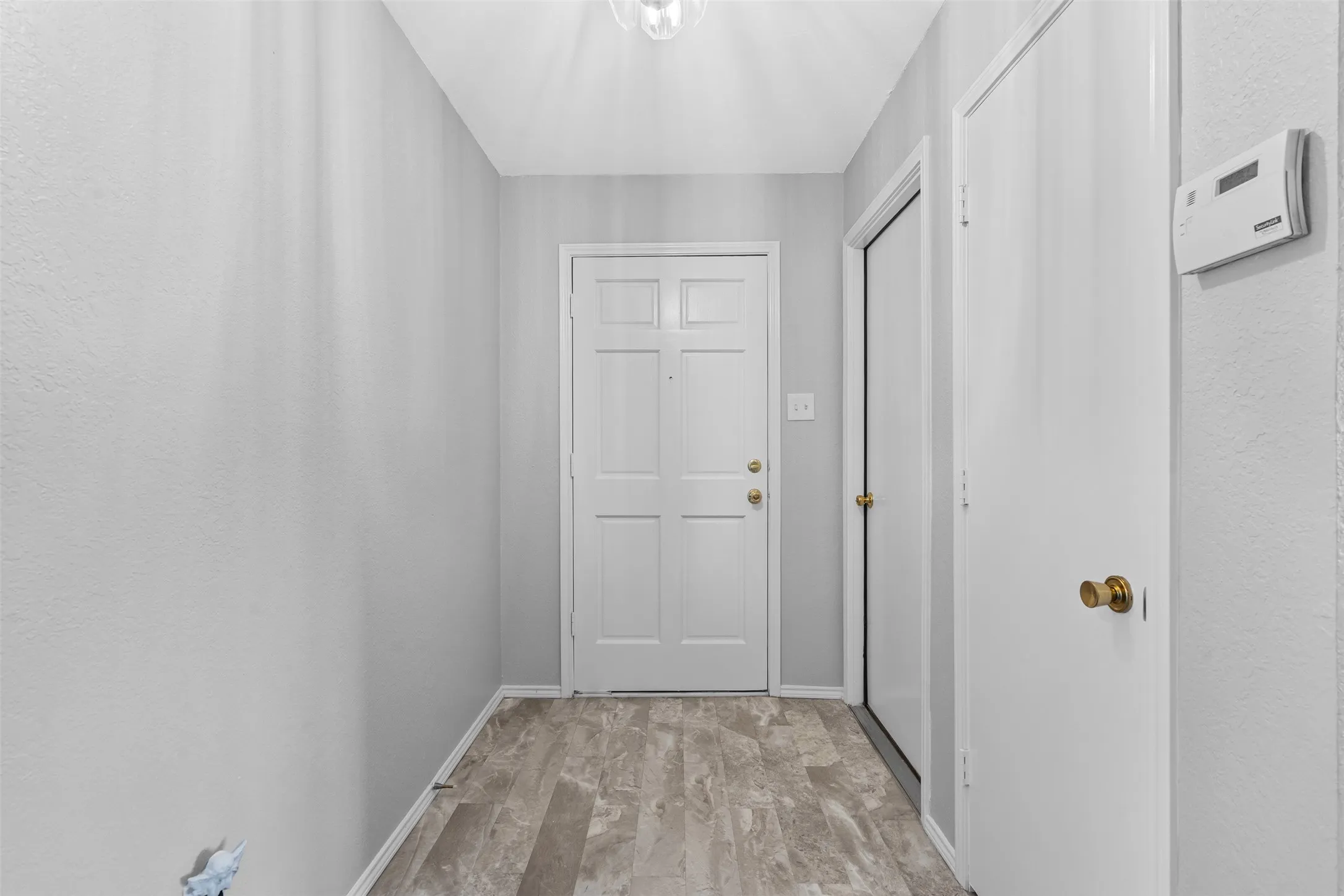 Single Family Residence For Sale in Tarrant County , 7301 Wagonwheel Road, Fort Worth, Texas 76133, 3 Bedroom, 2 Bathroom, 2 Garage spaces, 1,311 Sqft, built in 1989, mls#21059478, Real Estate Agent in Fort Worth, Homes For Sale in Tarrant county, Homes For Sale in Fort Worth, Realtor in Fort Worth Texas, Real Estate Brokerage Independent Realty Texas, Luminita Cordes Realtor