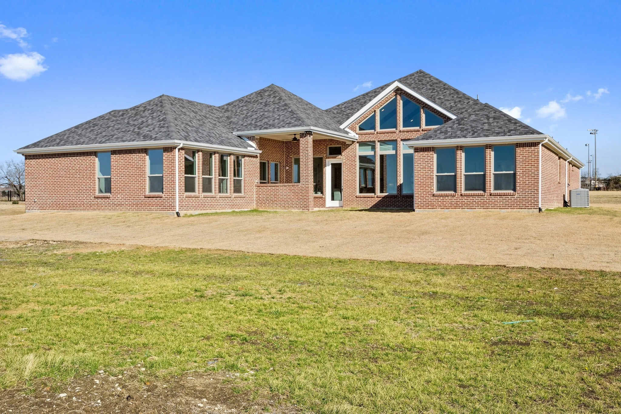 Single Family Residence For Rent in Dallas County , 1607 Pebble Beach Lane, Cedar Hill, Texas 75104, 4 Bedroom, 6 Bathroom, 3 Garage spaces, 4,532 Sqft, built in 2022, New Construction - Complete, mls#21059574, Real Estate Agent in Cedar Hill, Homes For Rent in Dallas county, Homes For Rent in Cedar Hill, Realtor in Cedar Hill Texas, Real Estate Brokerage Independent Realty Texas, Luminita Cordes Realtor