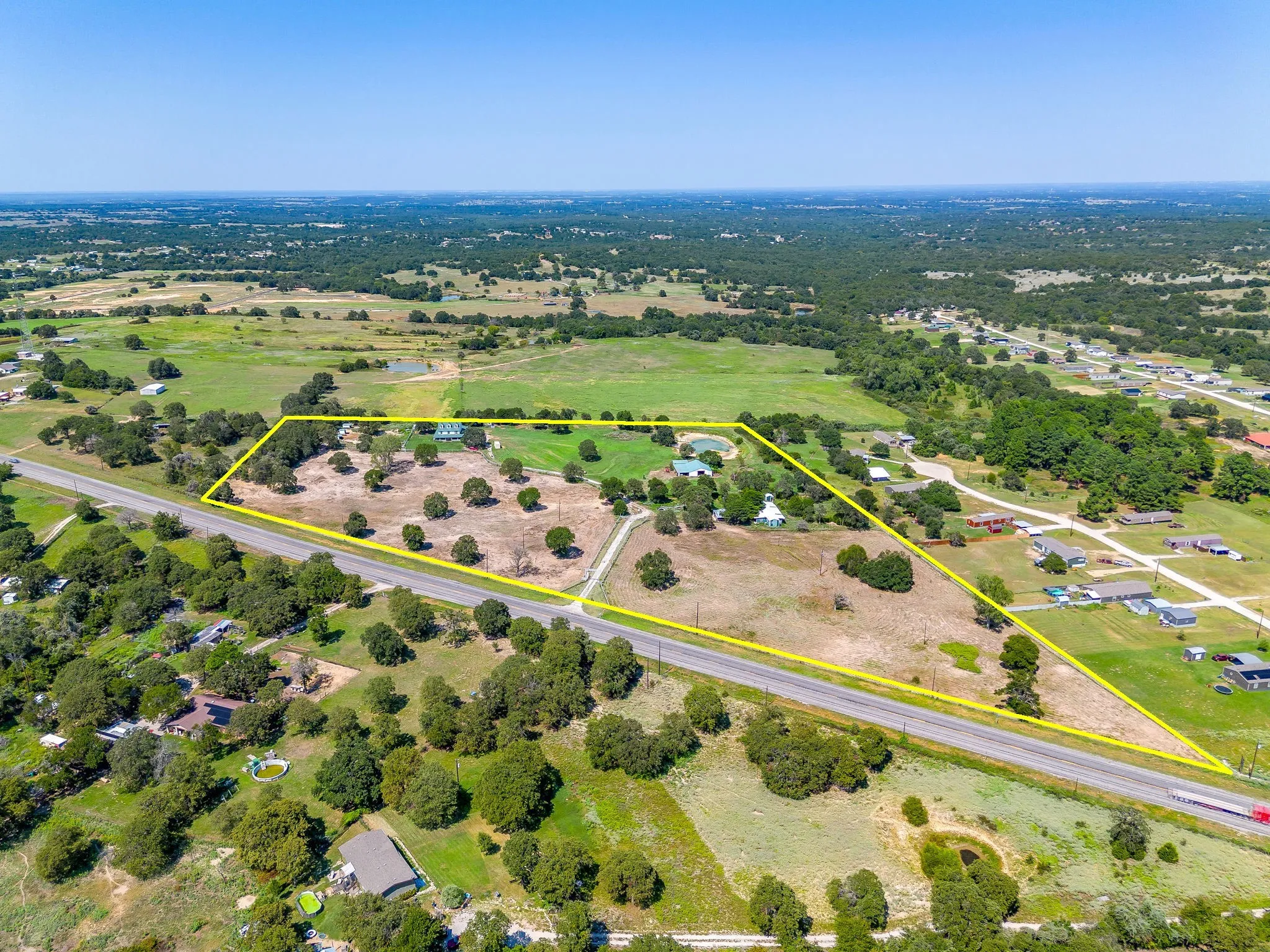Single Family Residence For Sale in Parker County , 7726 W Highway 199, Springtown, Texas 76082, 4 Bedroom, 4 Bathroom, 4 Garage spaces, 3,153 Sqft, built in 2001, Preowned, mls#21059059, Real Estate Agent in Springtown, Homes For Sale in Parker county, Homes For Sale in Springtown, Realtor in Springtown Texas, Real Estate Brokerage Independent Realty Texas, Luminita Cordes Realtor