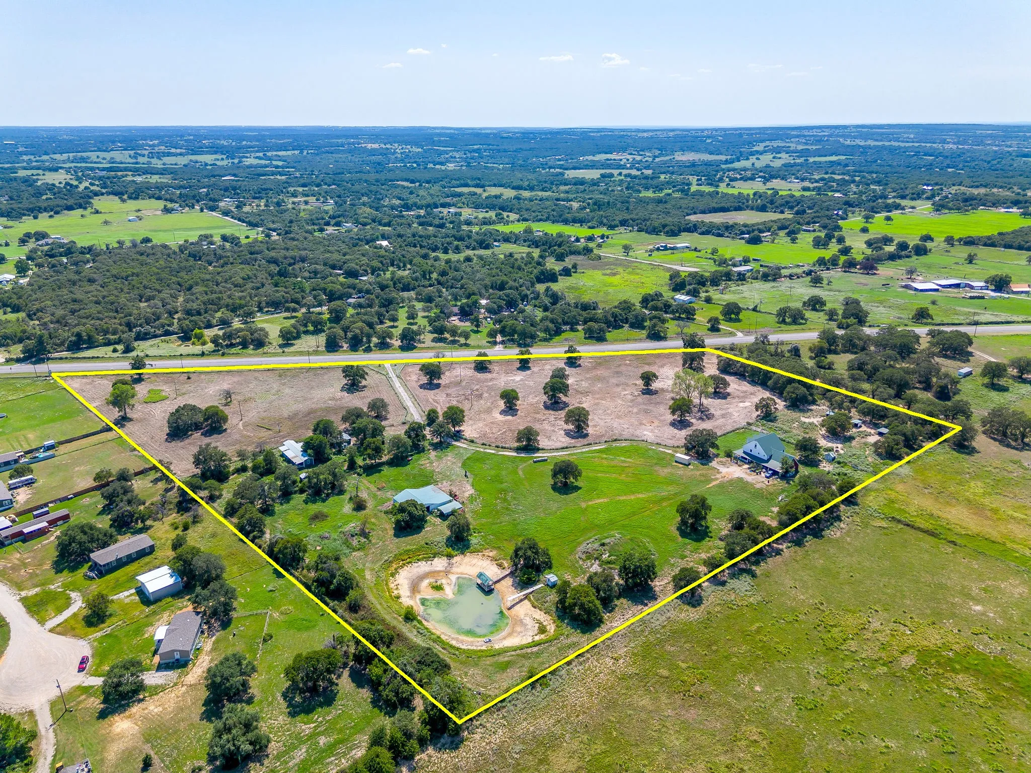 Single Family Residence For Sale in Parker County , 7726 W Highway 199, Springtown, Texas 76082, 4 Bedroom, 4 Bathroom, 4 Garage spaces, 3,153 Sqft, built in 2001, Preowned, mls#21059059, Real Estate Agent in Springtown, Homes For Sale in Parker county, Homes For Sale in Springtown, Realtor in Springtown Texas, Real Estate Brokerage Independent Realty Texas, Luminita Cordes Realtor