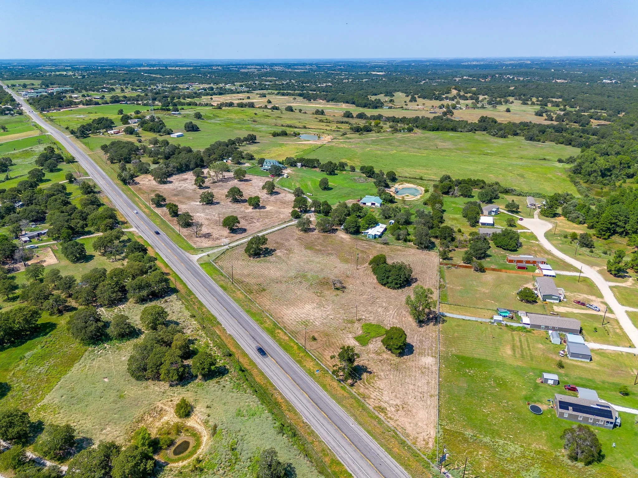 Single Family Residence For Sale in Parker County , 7726 W Highway 199, Springtown, Texas 76082, 4 Bedroom, 4 Bathroom, 4 Garage spaces, 3,153 Sqft, built in 2001, Preowned, mls#21059059, Real Estate Agent in Springtown, Homes For Sale in Parker county, Homes For Sale in Springtown, Realtor in Springtown Texas, Real Estate Brokerage Independent Realty Texas, Luminita Cordes Realtor