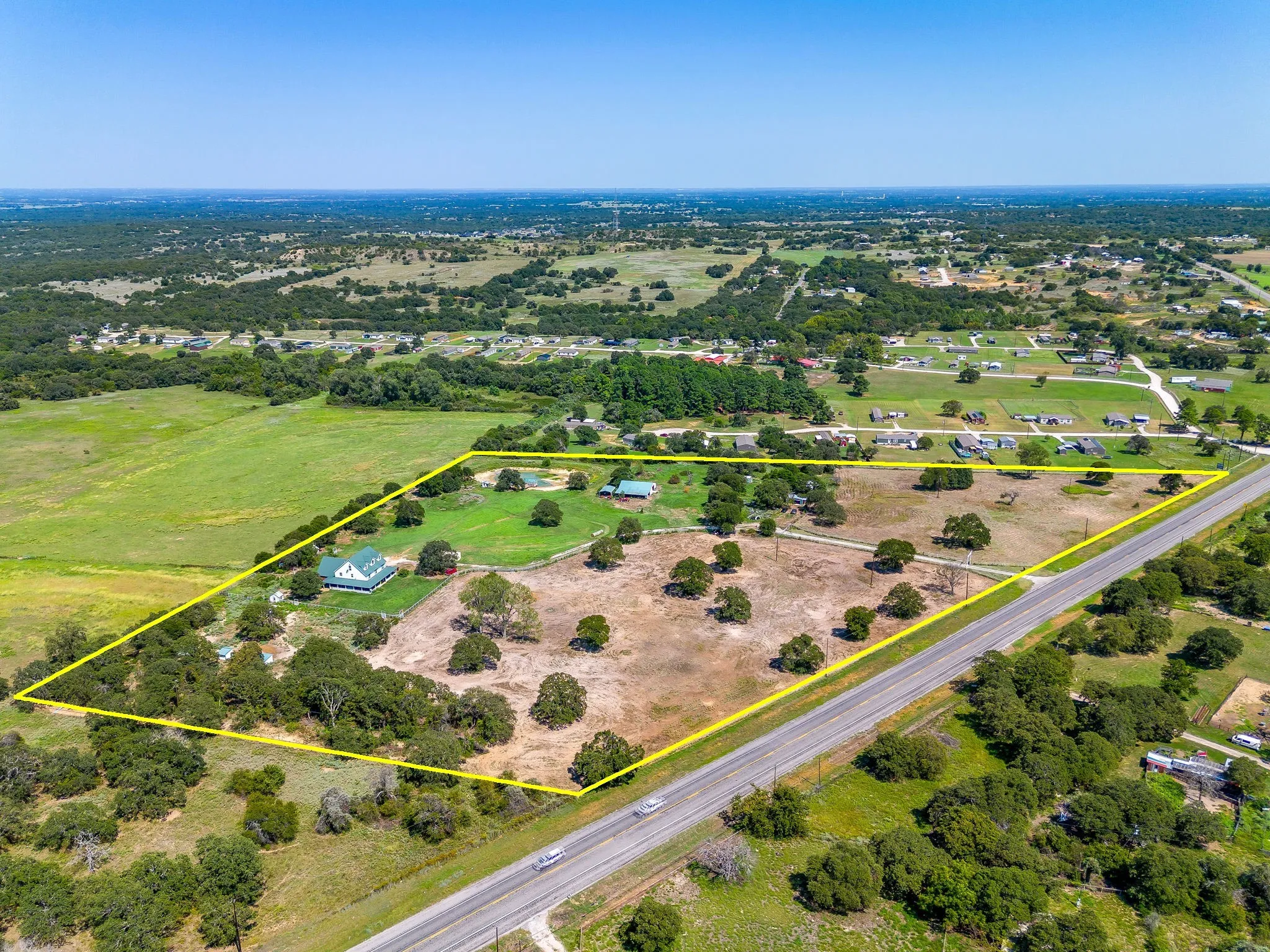 Single Family Residence For Sale in Parker County , 7726 W Highway 199, Springtown, Texas 76082, 4 Bedroom, 4 Bathroom, 4 Garage spaces, 3,153 Sqft, built in 2001, Preowned, mls#21059059, Real Estate Agent in Springtown, Homes For Sale in Parker county, Homes For Sale in Springtown, Realtor in Springtown Texas, Real Estate Brokerage Independent Realty Texas, Luminita Cordes Realtor