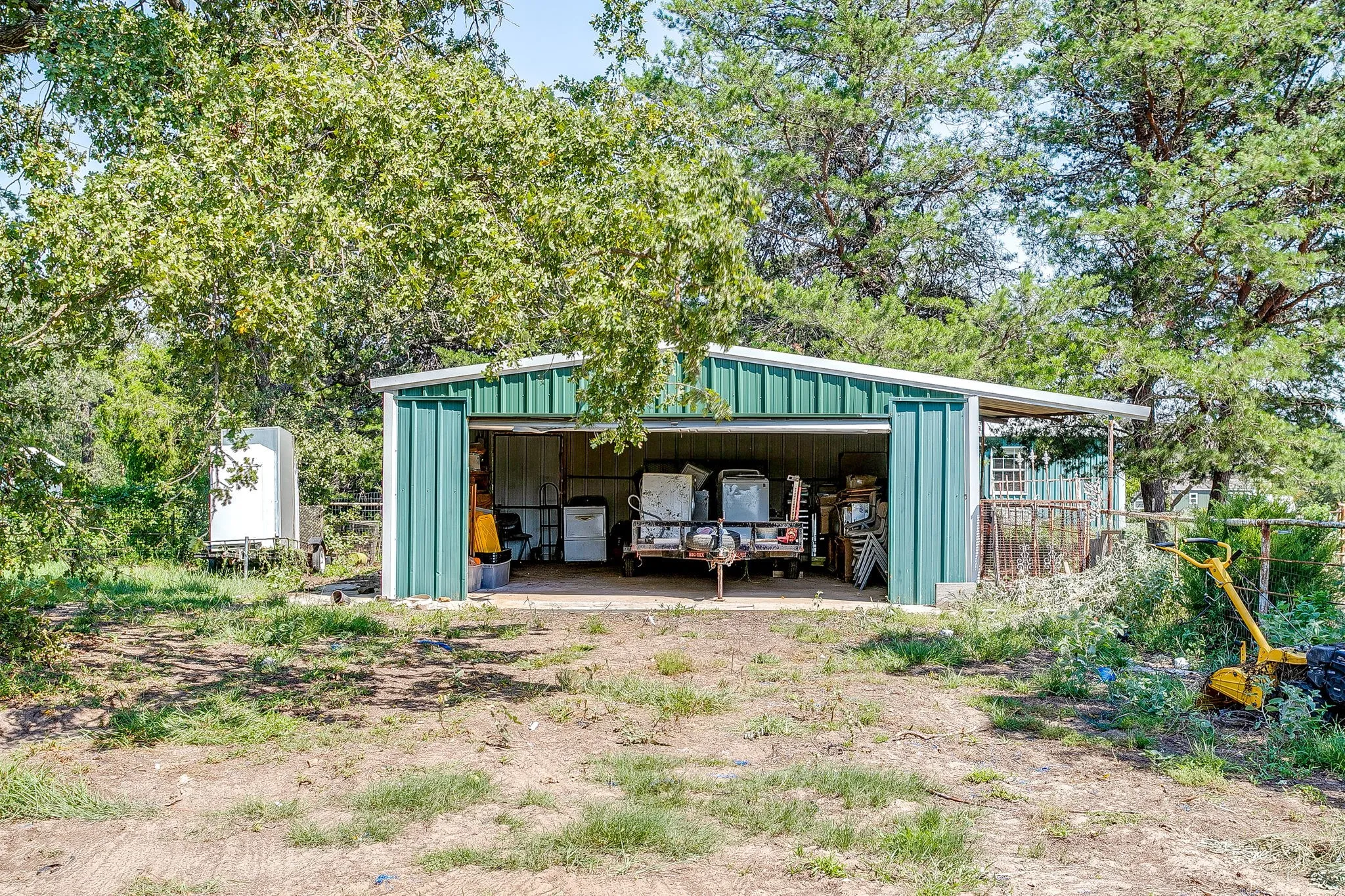 Single Family Residence For Sale in Parker County , 7726 W Highway 199, Springtown, Texas 76082, 4 Bedroom, 4 Bathroom, 4 Garage spaces, 3,153 Sqft, built in 2001, Preowned, mls#21059059, Real Estate Agent in Springtown, Homes For Sale in Parker county, Homes For Sale in Springtown, Realtor in Springtown Texas, Real Estate Brokerage Independent Realty Texas, Luminita Cordes Realtor