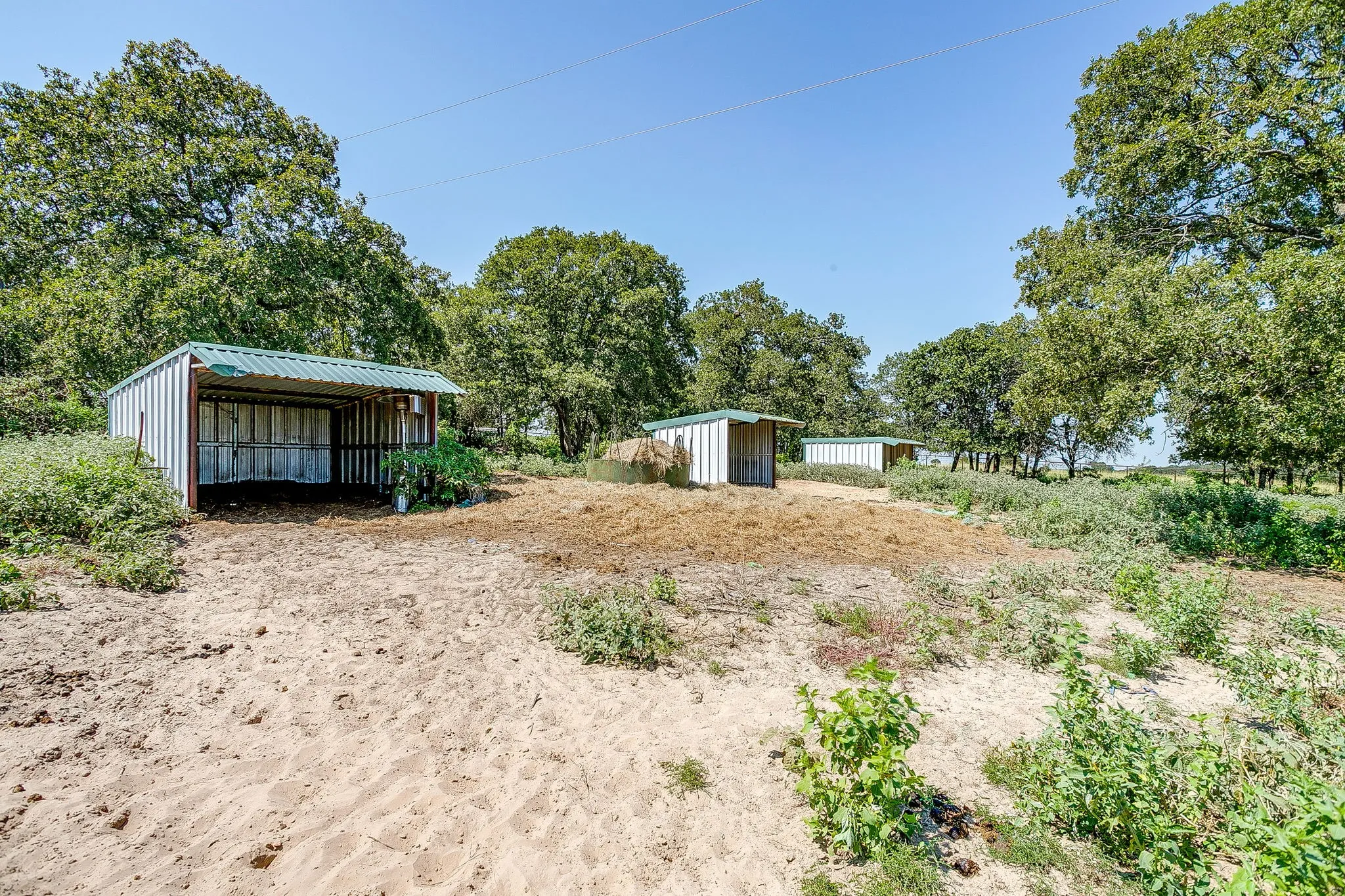 Single Family Residence For Sale in Parker County , 7726 W Highway 199, Springtown, Texas 76082, 4 Bedroom, 4 Bathroom, 4 Garage spaces, 3,153 Sqft, built in 2001, Preowned, mls#21059059, Real Estate Agent in Springtown, Homes For Sale in Parker county, Homes For Sale in Springtown, Realtor in Springtown Texas, Real Estate Brokerage Independent Realty Texas, Luminita Cordes Realtor