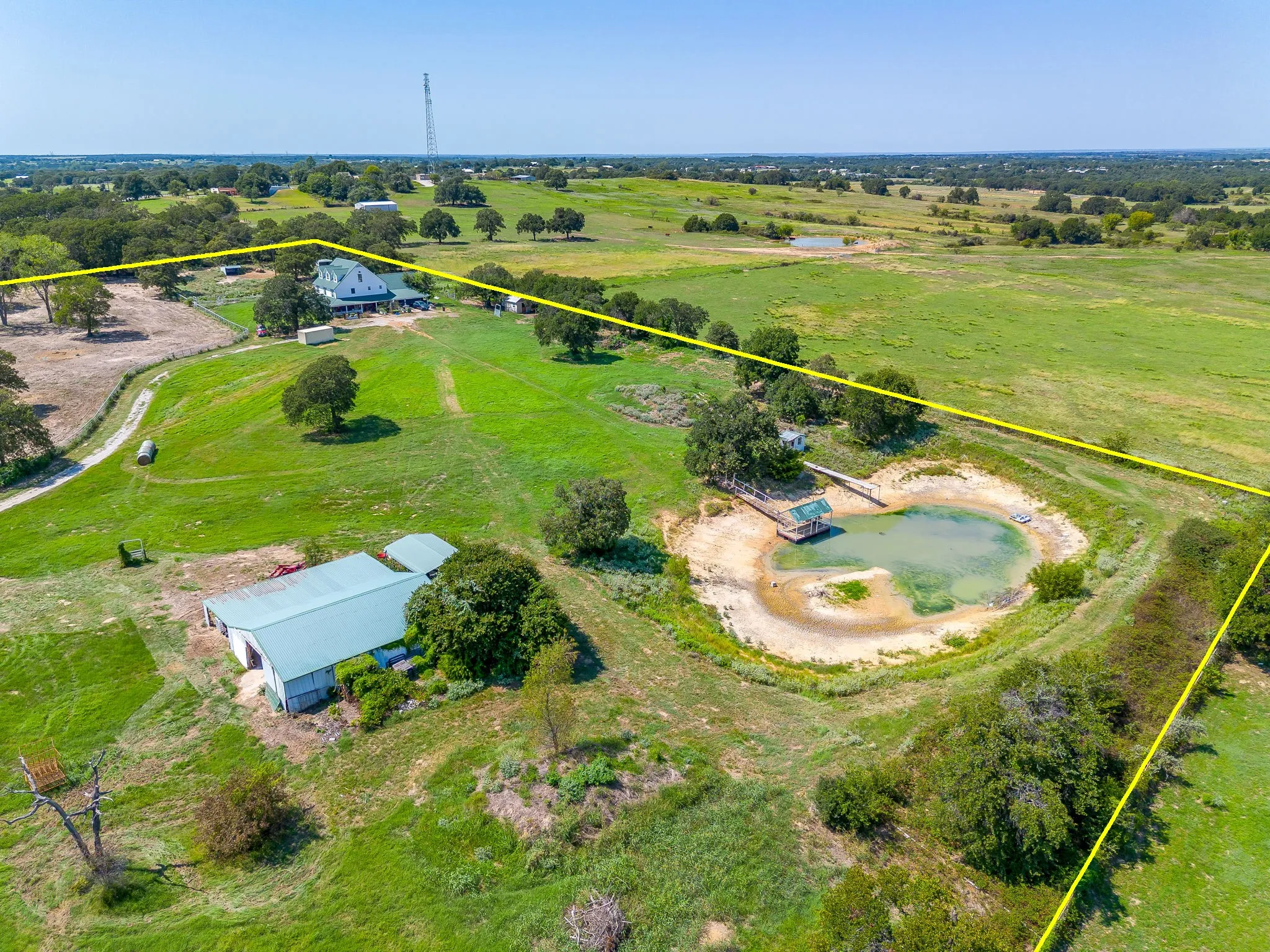 Single Family Residence For Sale in Parker County , 7726 W Highway 199, Springtown, Texas 76082, 4 Bedroom, 4 Bathroom, 4 Garage spaces, 3,153 Sqft, built in 2001, Preowned, mls#21059059, Real Estate Agent in Springtown, Homes For Sale in Parker county, Homes For Sale in Springtown, Realtor in Springtown Texas, Real Estate Brokerage Independent Realty Texas, Luminita Cordes Realtor