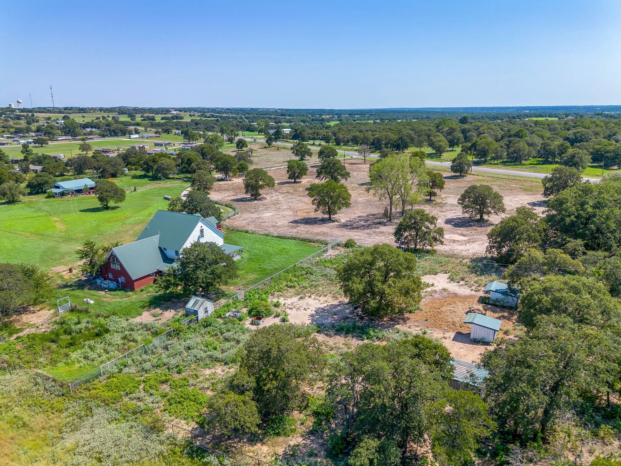 Single Family Residence For Sale in Parker County , 7726 W Highway 199, Springtown, Texas 76082, 4 Bedroom, 4 Bathroom, 4 Garage spaces, 3,153 Sqft, built in 2001, Preowned, mls#21059059, Real Estate Agent in Springtown, Homes For Sale in Parker county, Homes For Sale in Springtown, Realtor in Springtown Texas, Real Estate Brokerage Independent Realty Texas, Luminita Cordes Realtor