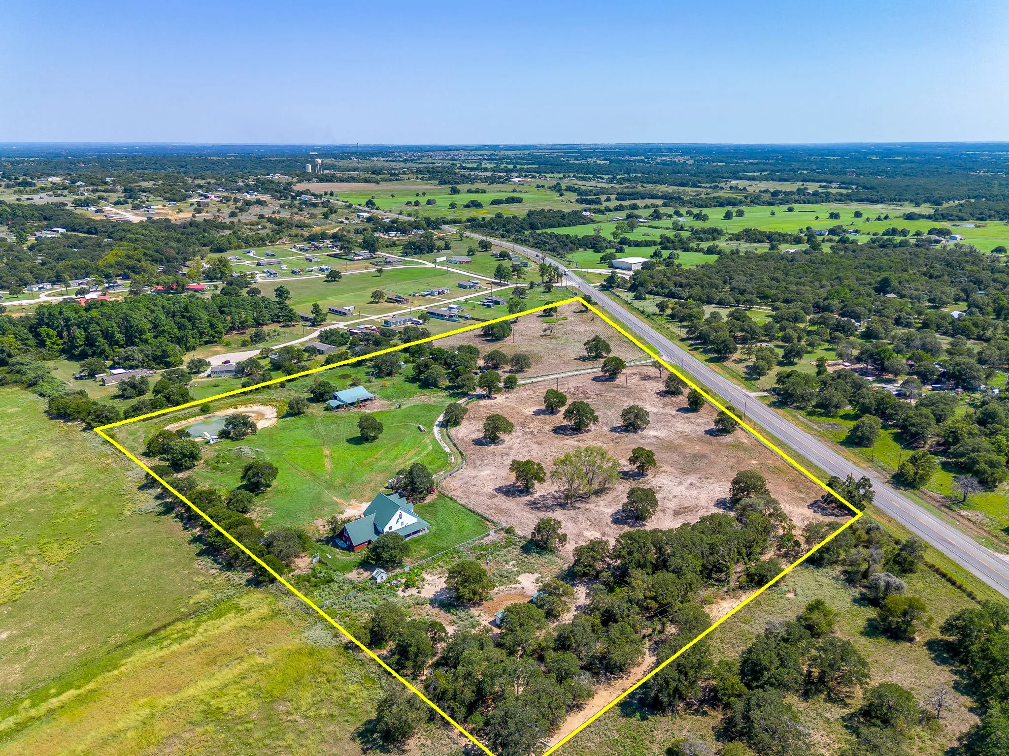 Single Family Residence For Sale in Parker County , 7726 W Highway 199, Springtown, Texas 76082, 4 Bedroom, 4 Bathroom, 4 Garage spaces, 3,153 Sqft, built in 2001, Preowned, mls#21059059, Real Estate Agent in Springtown, Homes For Sale in Parker county, Homes For Sale in Springtown, Realtor in Springtown Texas, Real Estate Brokerage Independent Realty Texas, Luminita Cordes Realtor
