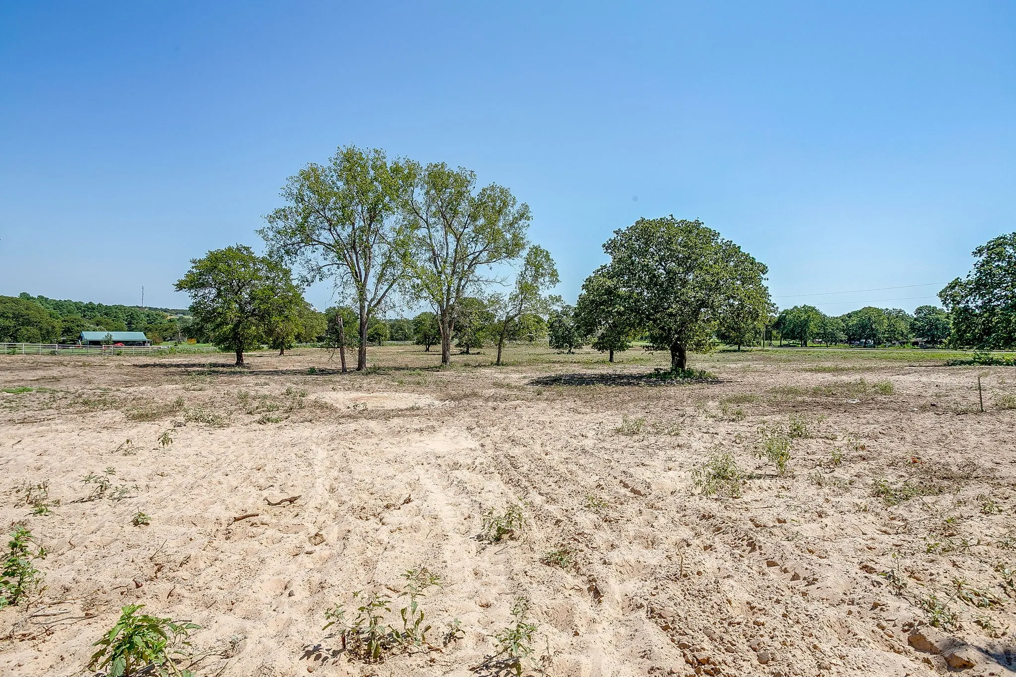Single Family Residence For Sale in Parker County , 7726 W Highway 199, Springtown, Texas 76082, 4 Bedroom, 4 Bathroom, 4 Garage spaces, 3,153 Sqft, built in 2001, Preowned, mls#21059059, Real Estate Agent in Springtown, Homes For Sale in Parker county, Homes For Sale in Springtown, Realtor in Springtown Texas, Real Estate Brokerage Independent Realty Texas, Luminita Cordes Realtor