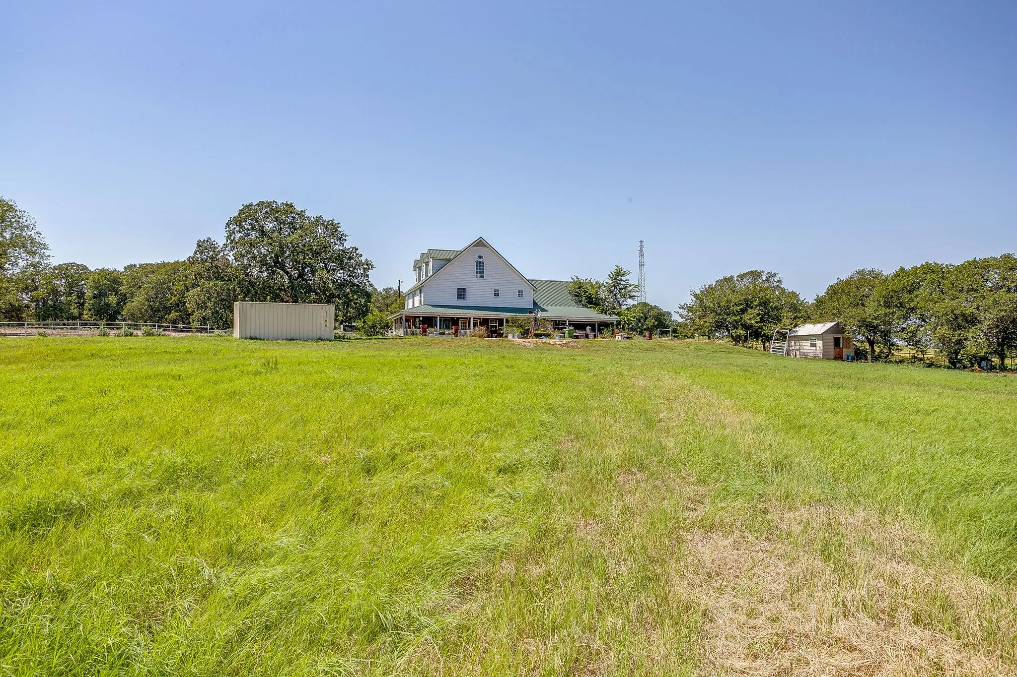 Single Family Residence For Sale in Parker County , 7726 W Highway 199, Springtown, Texas 76082, 4 Bedroom, 4 Bathroom, 4 Garage spaces, 3,153 Sqft, built in 2001, Preowned, mls#21059059, Real Estate Agent in Springtown, Homes For Sale in Parker county, Homes For Sale in Springtown, Realtor in Springtown Texas, Real Estate Brokerage Independent Realty Texas, Luminita Cordes Realtor