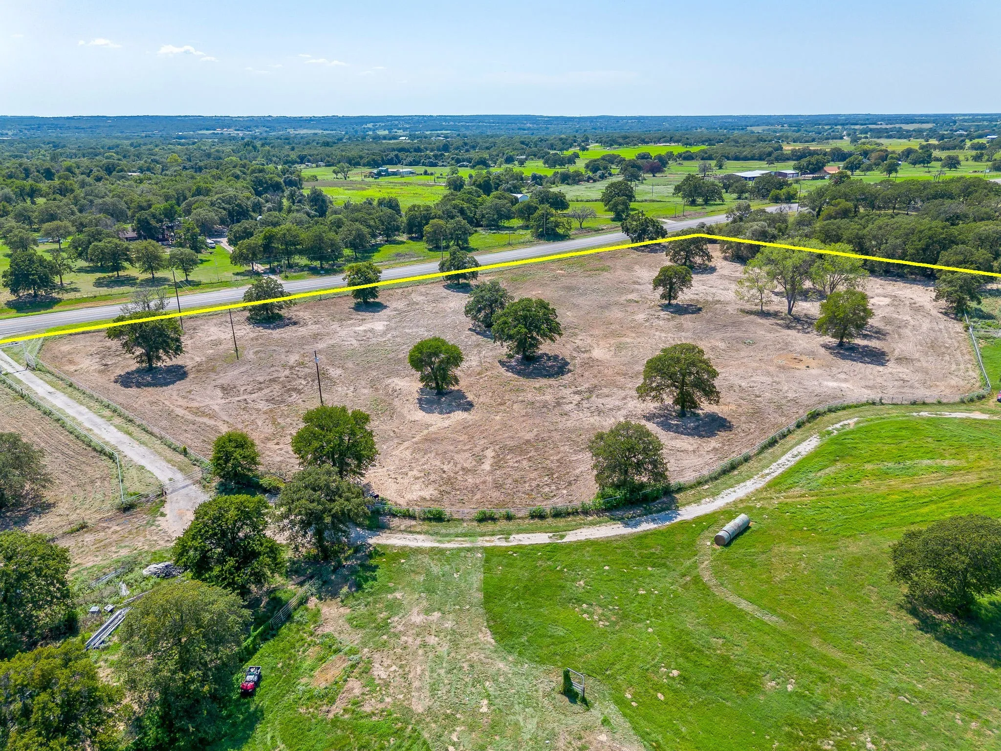 Single Family Residence For Sale in Parker County , 7726 W Highway 199, Springtown, Texas 76082, 4 Bedroom, 4 Bathroom, 4 Garage spaces, 3,153 Sqft, built in 2001, Preowned, mls#21059059, Real Estate Agent in Springtown, Homes For Sale in Parker county, Homes For Sale in Springtown, Realtor in Springtown Texas, Real Estate Brokerage Independent Realty Texas, Luminita Cordes Realtor