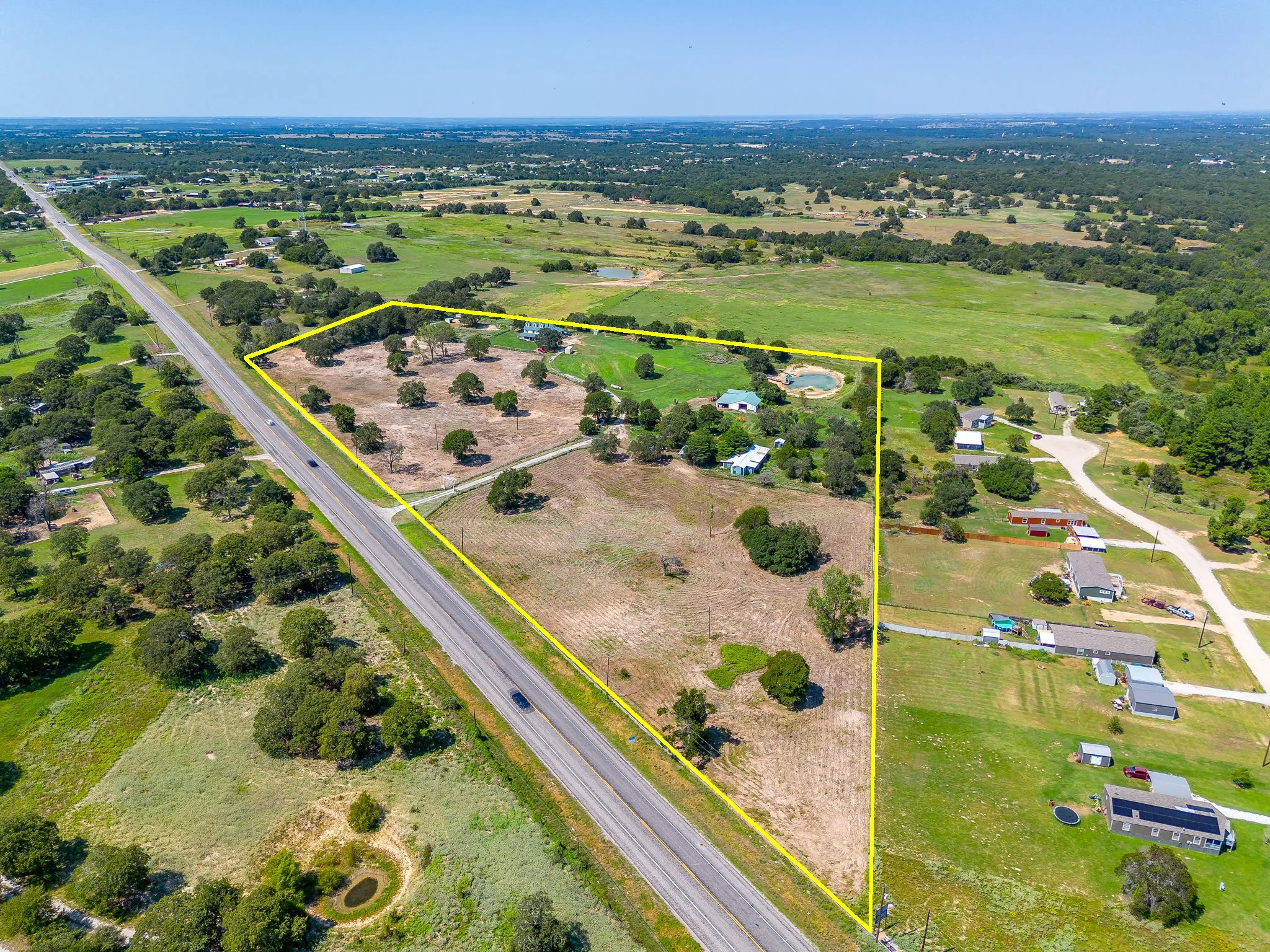 Single Family Residence For Sale in Parker County , 7726 W Highway 199, Springtown, Texas 76082, 4 Bedroom, 4 Bathroom, 4 Garage spaces, 3,153 Sqft, built in 2001, Preowned, mls#21059059, Real Estate Agent in Springtown, Homes For Sale in Parker county, Homes For Sale in Springtown, Realtor in Springtown Texas, Real Estate Brokerage Independent Realty Texas, Luminita Cordes Realtor