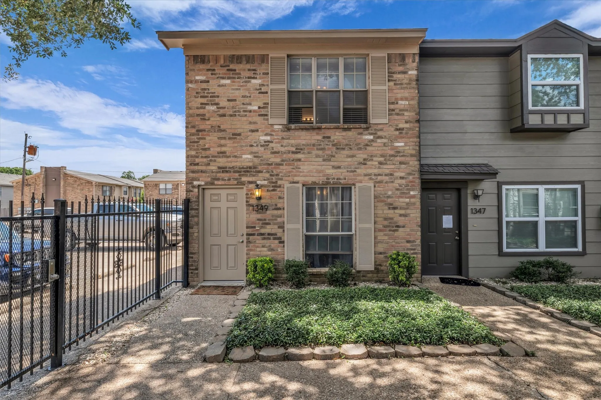 Condominium For Sale in Mc Lennan County , 1349 S 11th Street, Waco, Texas 76706, 2 Bedroom, 3 Bathroom, Garage spaces, 1,164 Sqft, built in 1982, mls#21059948, Real Estate Agent in Waco, Homes For Sale in Mc Lennan county, Homes For Sale in Waco, Realtor in Waco Texas, Real Estate Brokerage Independent Realty Texas, Luminita Cordes Realtor