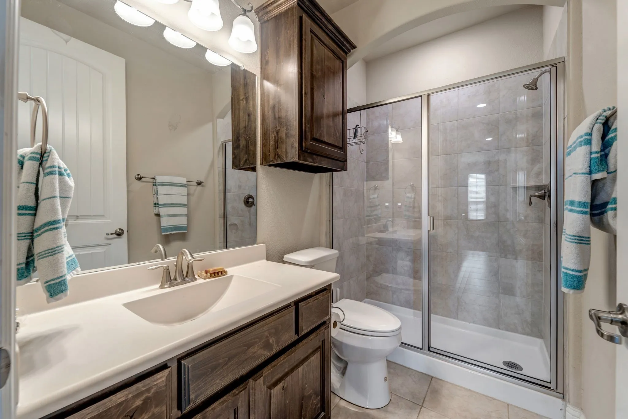 Private apartment bathroom!