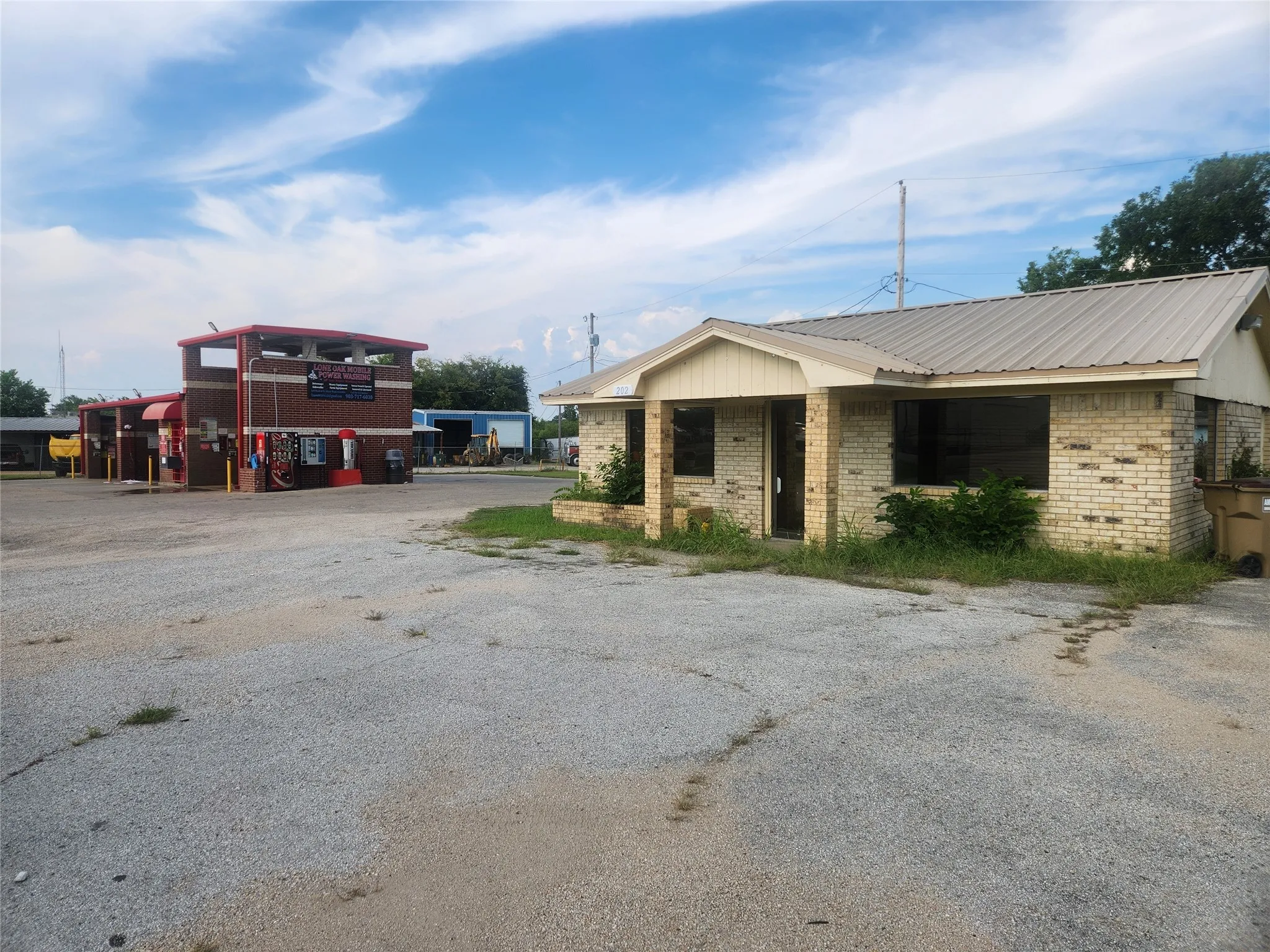Office For Sale in Hunt County , 202 US Highway 69 N, Lone Oak, Texas 75453, 0, 0, Garage spaces, 0 Sqft, built in 0, Preowned, mls#21060062, Real Estate Agent in Lone Oak, Homes For Sale in Hunt county, Homes For Sale in Lone Oak, Realtor in Lone Oak Texas, Real Estate Brokerage Independent Realty Texas, Luminita Cordes Realtor