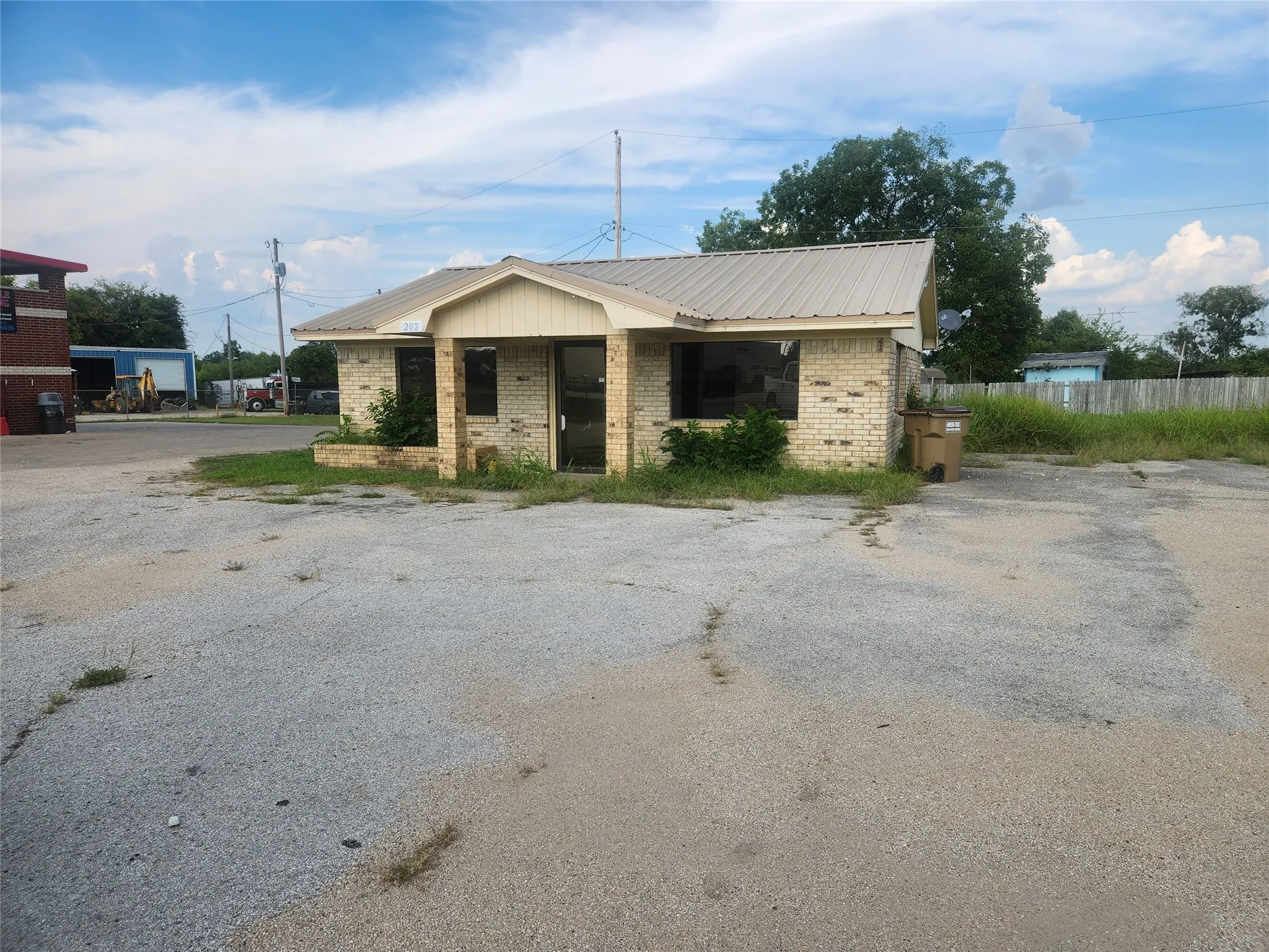 Office For Sale in Hunt County , 202 US Highway 69 N, Lone Oak, Texas 75453, 0, 0, Garage spaces, 0 Sqft, built in 0, Preowned, mls#21060062, Real Estate Agent in Lone Oak, Homes For Sale in Hunt county, Homes For Sale in Lone Oak, Realtor in Lone Oak Texas, Real Estate Brokerage Independent Realty Texas, Luminita Cordes Realtor