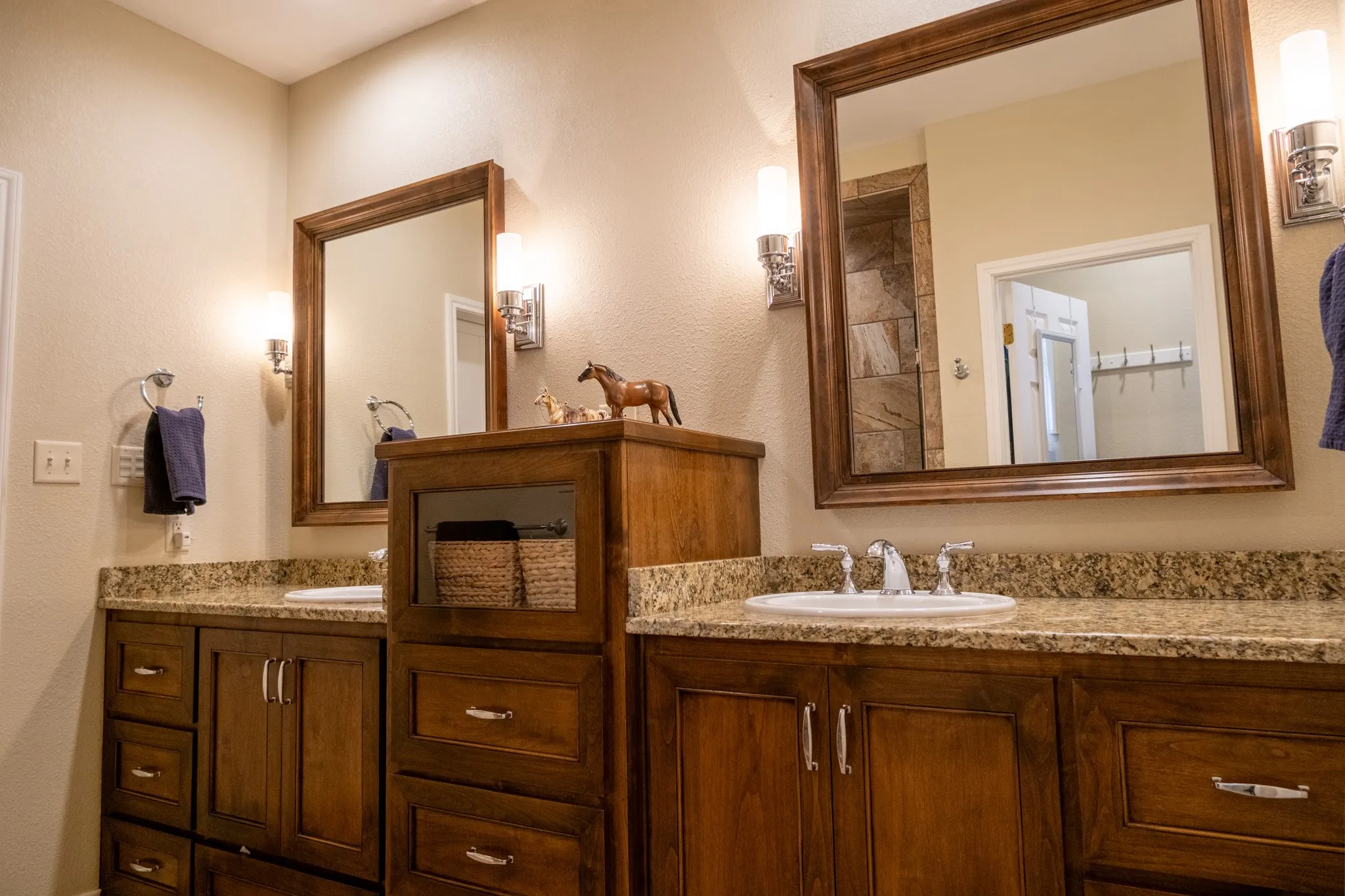 Farm For Sale in Taylor County , 209 CR 336, Tuscola, Texas 79562, 4 Bedroom, 4 Bathroom, 2 Garage spaces, 3,499 Sqft, built in 2005, mls#21060334, Real Estate Agent in Tuscola, Homes For Sale in Taylor county, Homes For Sale in Tuscola, Realtor in Tuscola Texas, Real Estate Brokerage Independent Realty Texas, Luminita Cordes Realtor