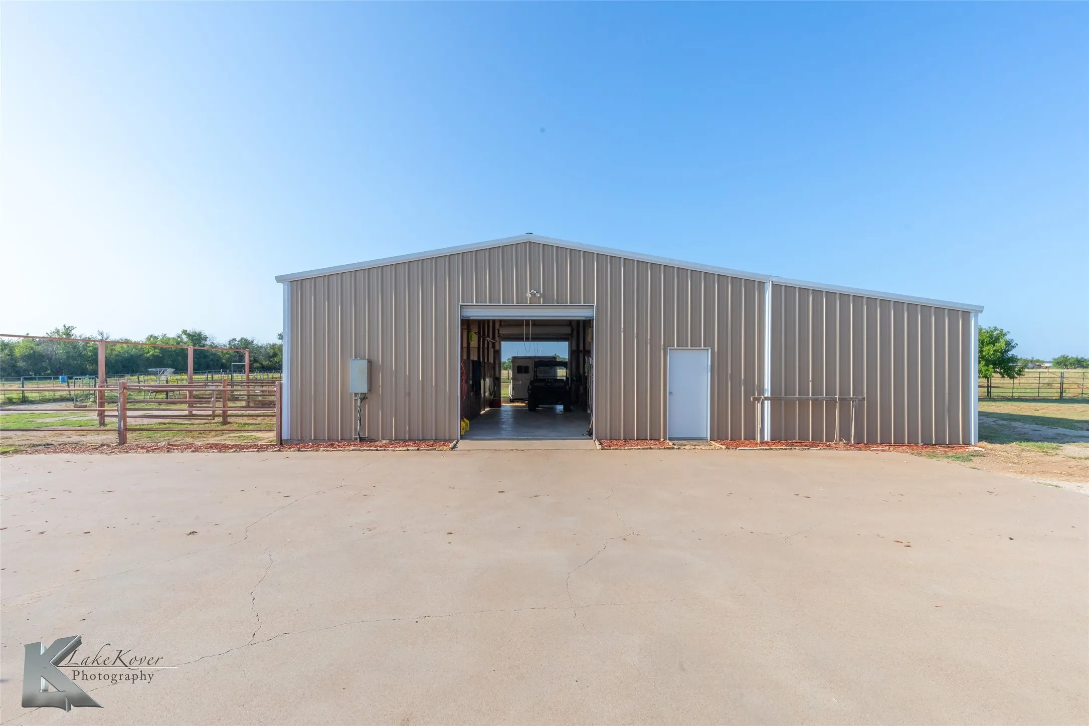 Farm For Sale in Taylor County , 209 CR 336, Tuscola, Texas 79562, 4 Bedroom, 4 Bathroom, 2 Garage spaces, 3,499 Sqft, built in 2005, mls#21060334, Real Estate Agent in Tuscola, Homes For Sale in Taylor county, Homes For Sale in Tuscola, Realtor in Tuscola Texas, Real Estate Brokerage Independent Realty Texas, Luminita Cordes Realtor