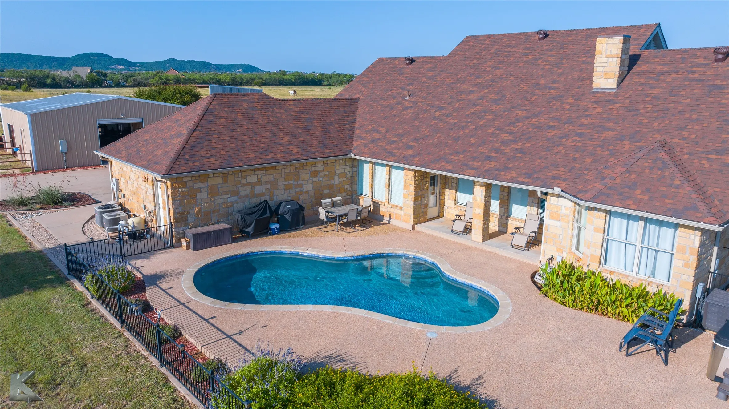 Farm For Sale in Taylor County , 209 CR 336, Tuscola, Texas 79562, 4 Bedroom, 4 Bathroom, 2 Garage spaces, 3,499 Sqft, built in 2005, mls#21060334, Real Estate Agent in Tuscola, Homes For Sale in Taylor county, Homes For Sale in Tuscola, Realtor in Tuscola Texas, Real Estate Brokerage Independent Realty Texas, Luminita Cordes Realtor
