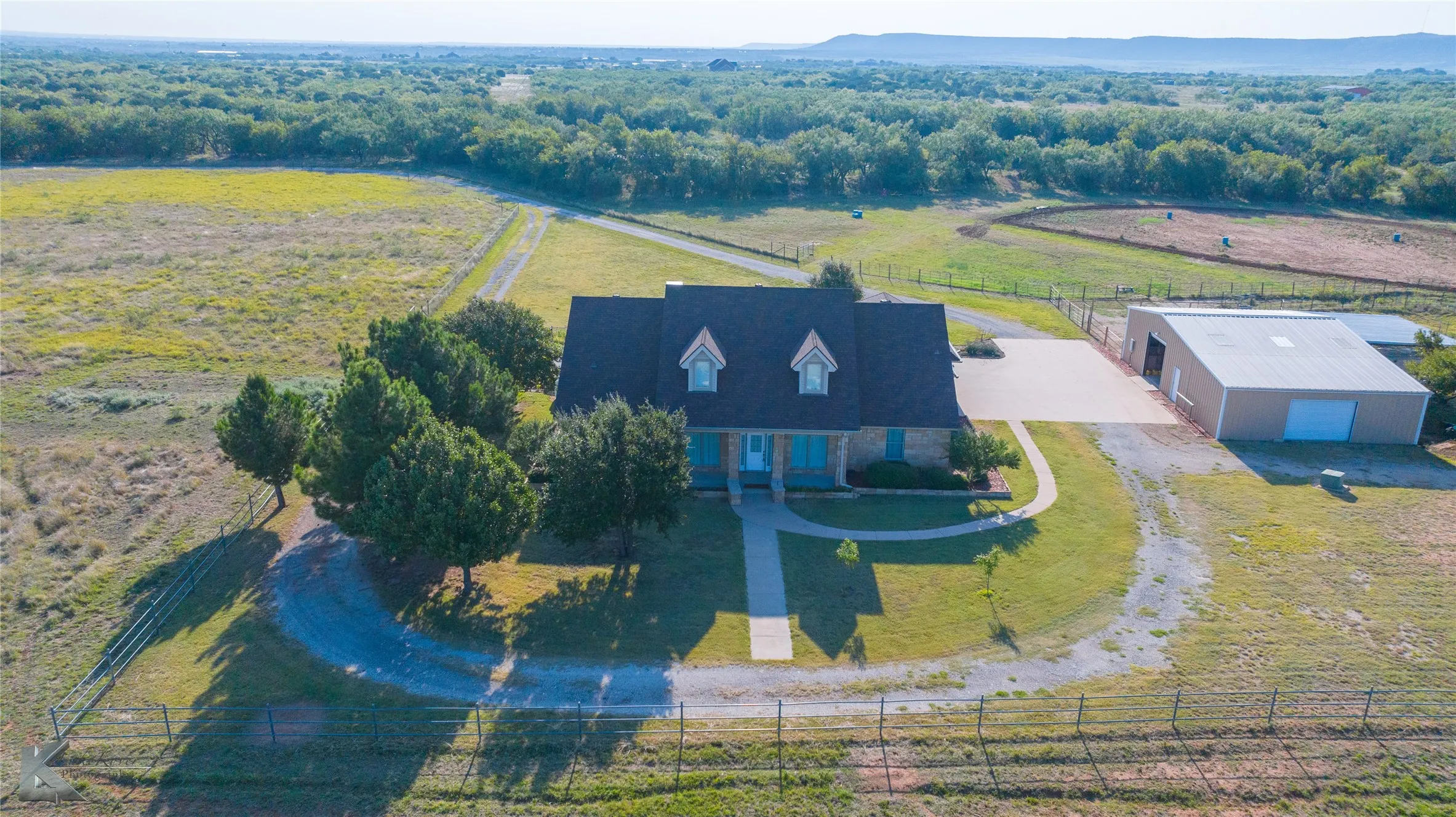 Farm For Sale in Taylor County , 209 CR 336, Tuscola, Texas 79562, 4 Bedroom, 4 Bathroom, 2 Garage spaces, 3,499 Sqft, built in 2005, mls#21060334, Real Estate Agent in Tuscola, Homes For Sale in Taylor county, Homes For Sale in Tuscola, Realtor in Tuscola Texas, Real Estate Brokerage Independent Realty Texas, Luminita Cordes Realtor