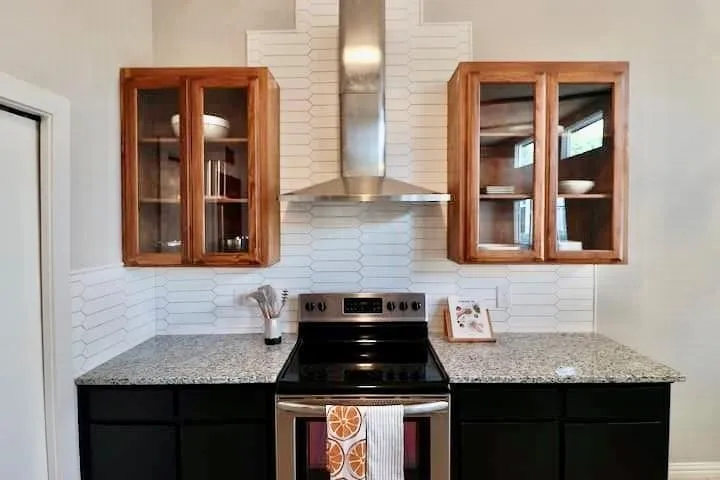 Duplex For Rent in Tarrant County , 2708 Mc Cart Avenue, Fort Worth, Texas 76110, 2 Bedroom, 2 Bathroom, Garage spaces, 1,045 Sqft, built in 1976, Preowned, mls#21060688, Real Estate Agent in Fort Worth, Homes For Rent in Tarrant county, Homes For Rent in Fort Worth, Realtor in Fort Worth Texas, Real Estate Brokerage Independent Realty Texas, Luminita Cordes Realtor