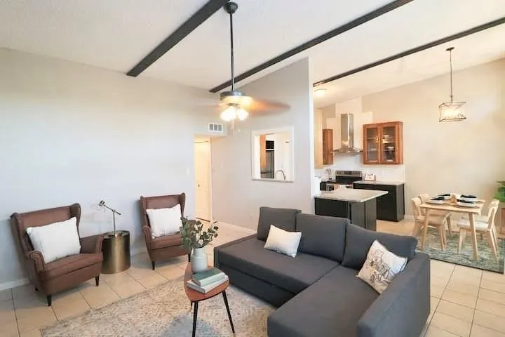 Duplex For Rent in Tarrant County , 2708 Mc Cart Avenue, Fort Worth, Texas 76110, 2 Bedroom, 2 Bathroom, Garage spaces, 1,045 Sqft, built in 1976, Preowned, mls#21060688, Real Estate Agent in Fort Worth, Homes For Rent in Tarrant county, Homes For Rent in Fort Worth, Realtor in Fort Worth Texas, Real Estate Brokerage Independent Realty Texas, Luminita Cordes Realtor